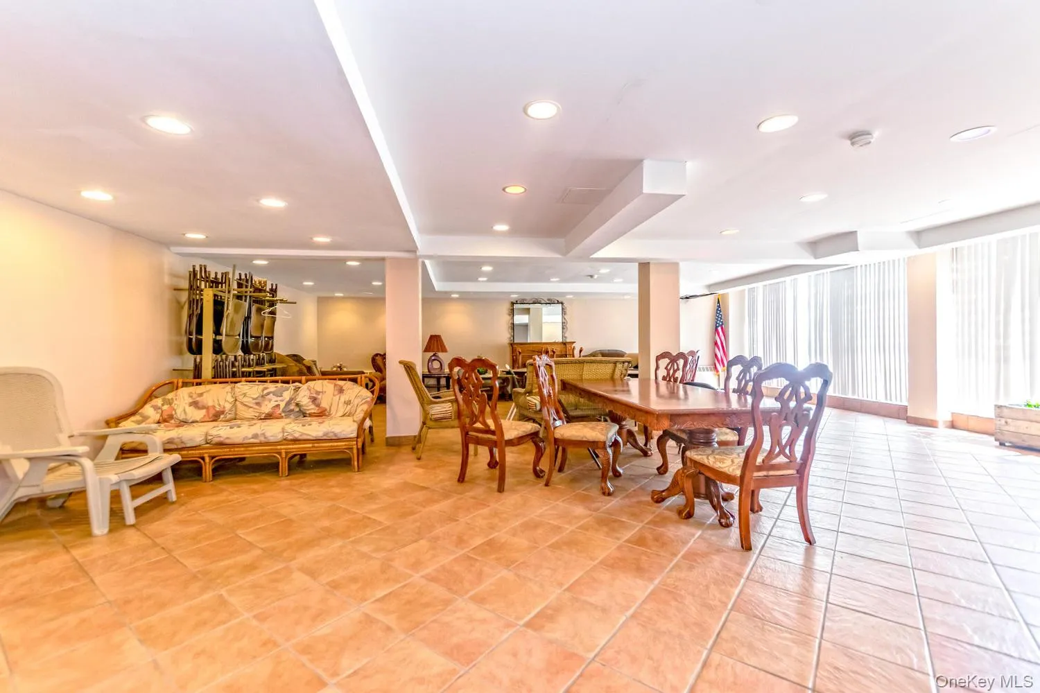 1874 Pelham Parkway, New York, NY, 2 Bedrooms Bedrooms, 6 Rooms Rooms,2 BathroomsBathrooms,Residential,For Rent,Pelham,0,1045112 1874 Pelham Parkway, New York, NY, 2 Bedrooms Bedrooms, 6 Rooms Rooms,2 BathroomsBathrooms,Residential,For Rent,Pelham,0,1045112