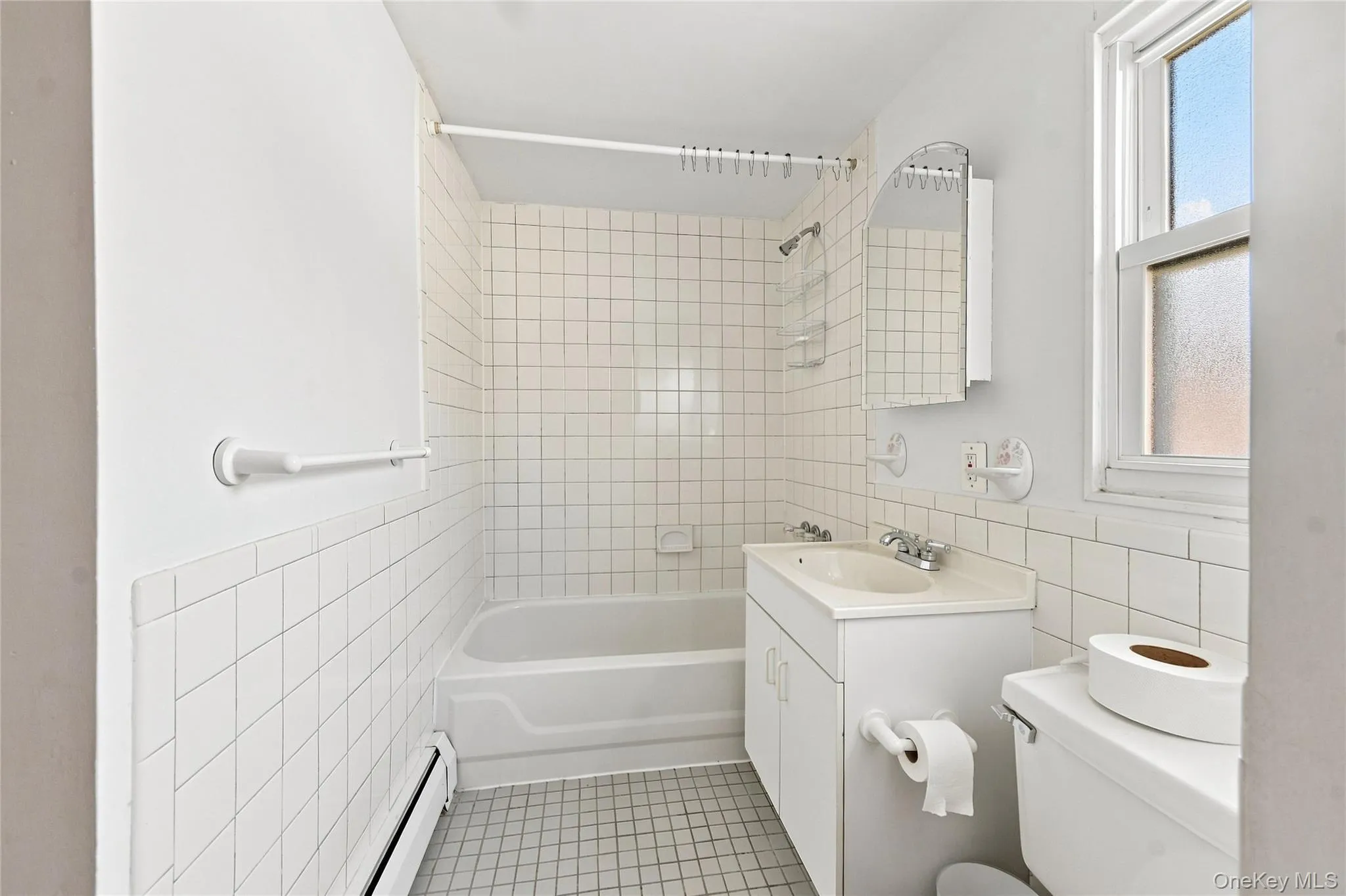 1921 Edison Avenue, New York, NY, 2 Bedrooms Bedrooms, 7 Rooms Rooms,3 BathroomsBathrooms,Residential,For Rent,Edison,0,1045114 1921 Edison Avenue, New York, NY, 2 Bedrooms Bedrooms, 7 Rooms Rooms,3 BathroomsBathrooms,Residential,For Rent,Edison,0,1045114