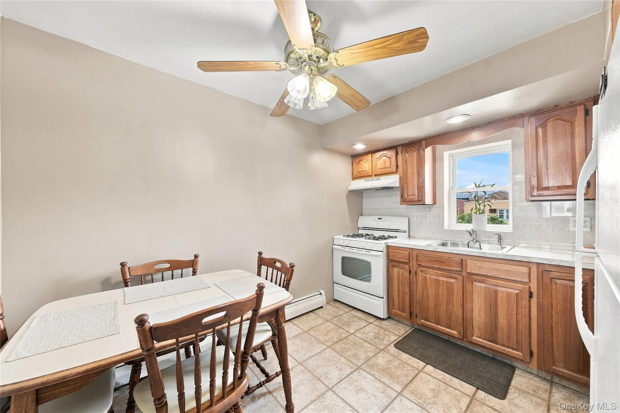 1921 Edison Avenue, New York, NY, 2 Bedrooms Bedrooms, 7 Rooms Rooms,3 BathroomsBathrooms,Residential,For Rent,Edison,0,1045114 1921 Edison Avenue, New York, NY, 2 Bedrooms Bedrooms, 7 Rooms Rooms,3 BathroomsBathrooms,Residential,For Rent,Edison,0,1045114