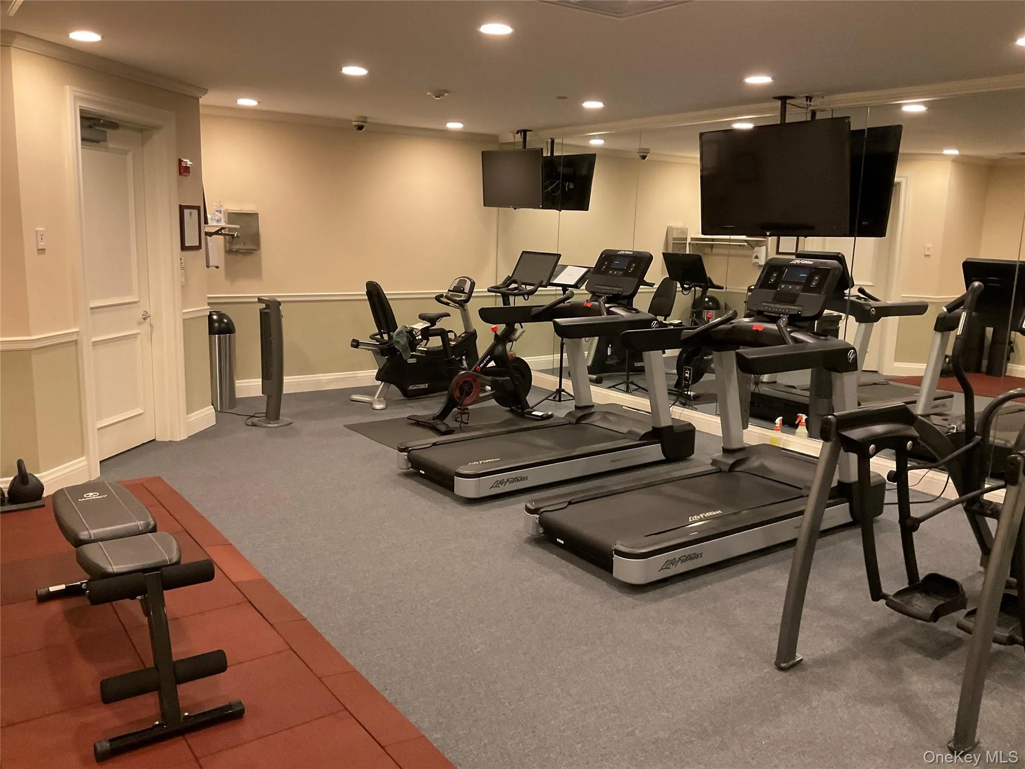 A second fitness room offers even more options for your daily workout. A second fitness room offers even more options for your daily workout.