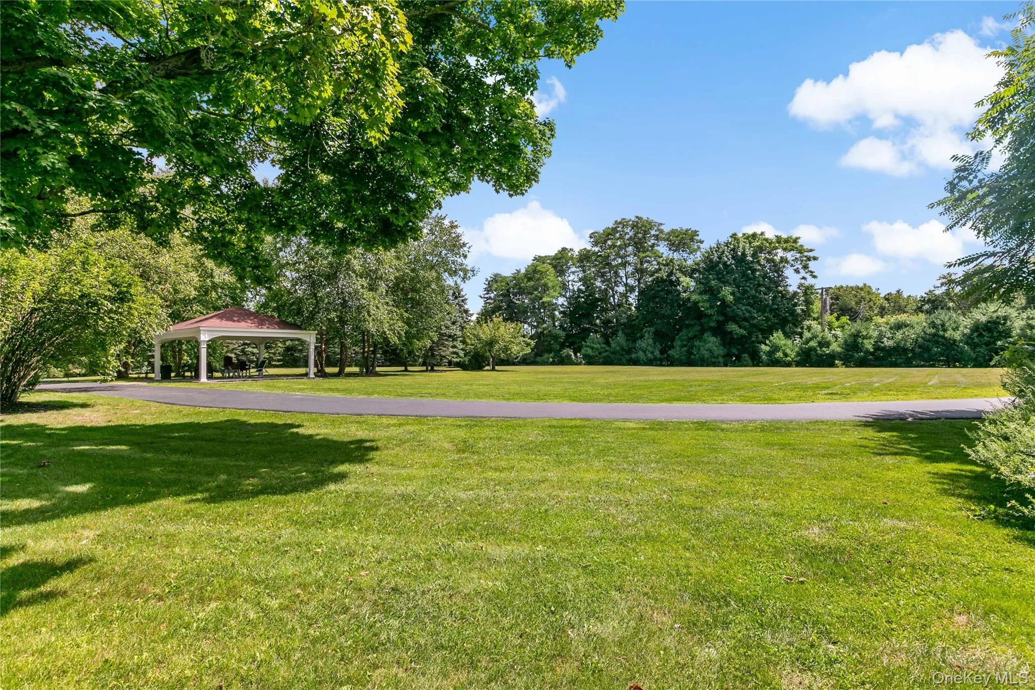 Beautifully maintained grounds offer plenty of space to walk, relax and enjoy the outdoors. Beautifully maintained grounds offer plenty of space to walk, relax and enjoy the outdoors.