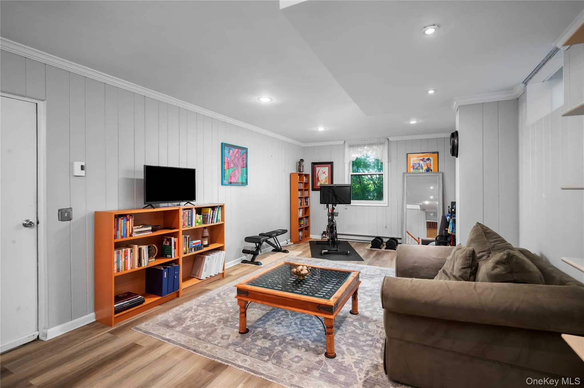 Lower level can be used as GYM or hang out area Lower level can be used as GYM or hang out area