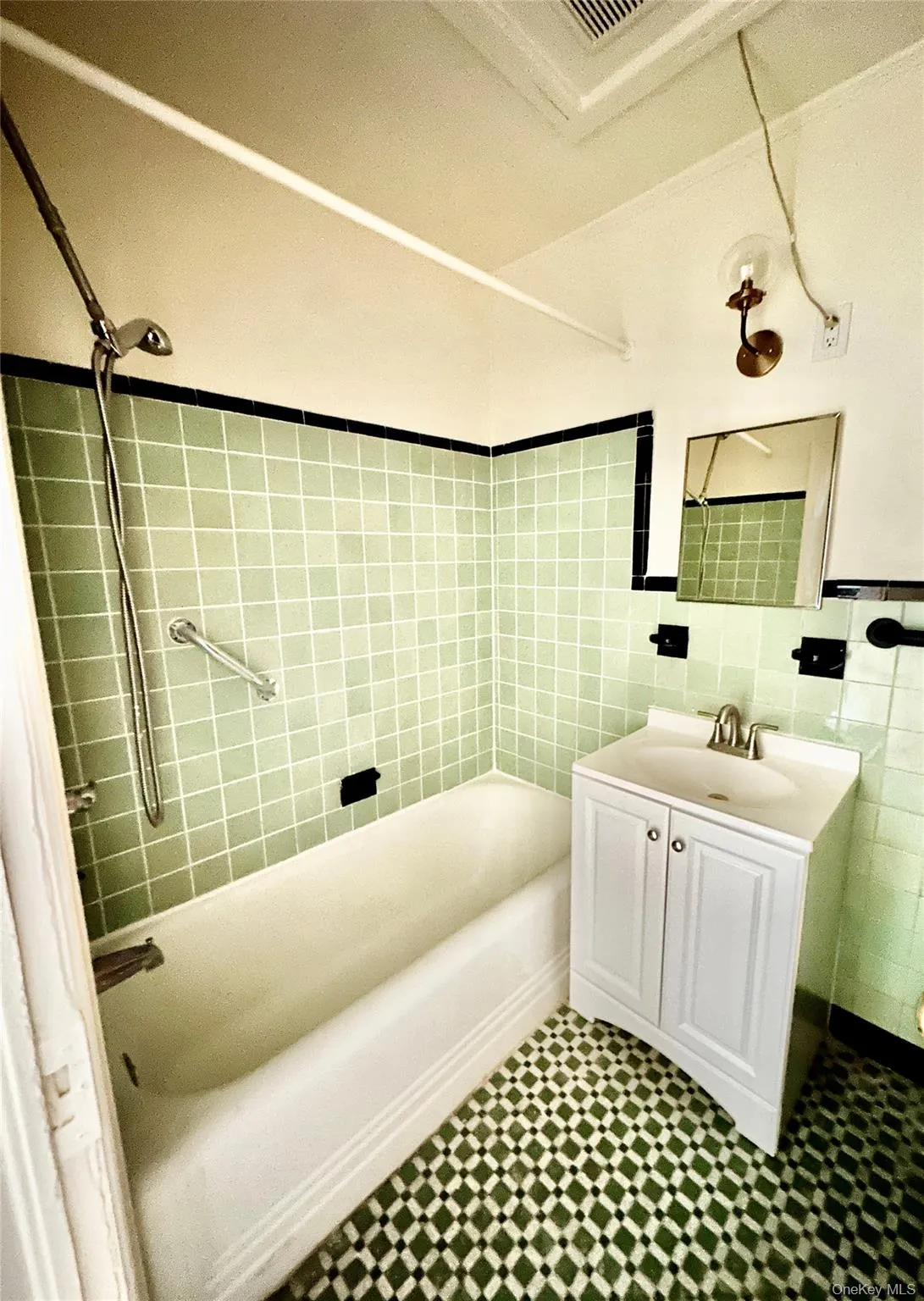918 Hempstead Turnpike, Hempstead, NY, 2 Bedrooms Bedrooms, 4 Rooms Rooms,1 BathroomBathrooms,Residential Lease,For Rent,Hempstead,0,1045125 918 Hempstead Turnpike, Hempstead, NY, 2 Bedrooms Bedrooms, 4 Rooms Rooms,1 BathroomBathrooms,Residential Lease,For Rent,Hempstead,0,1045125