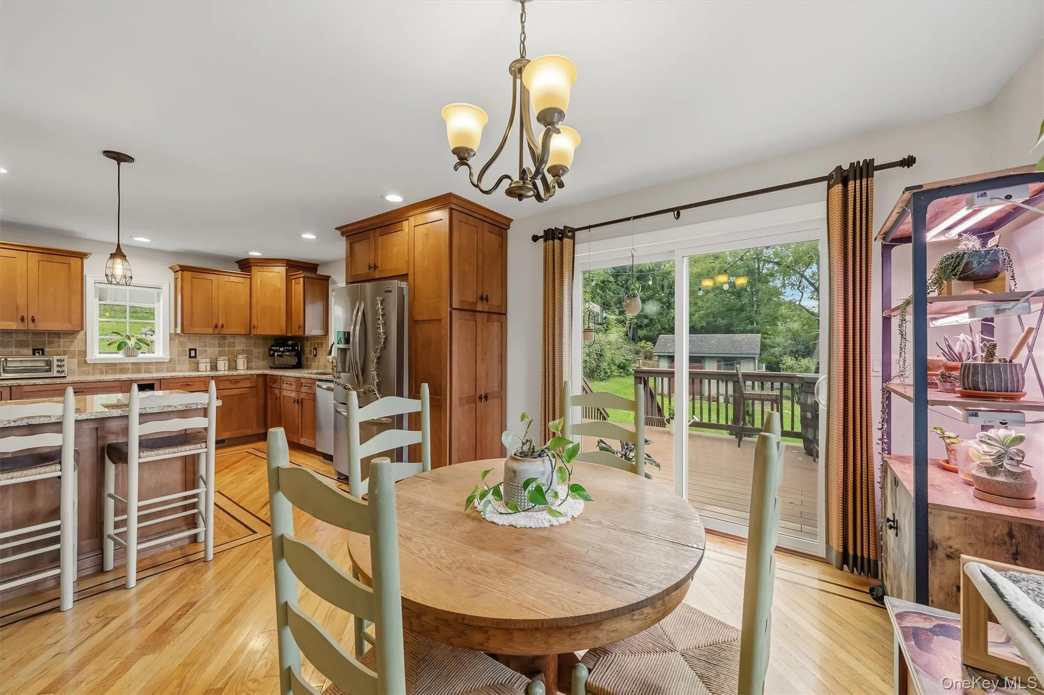 Eat in Kitchen Eat in Kitchen