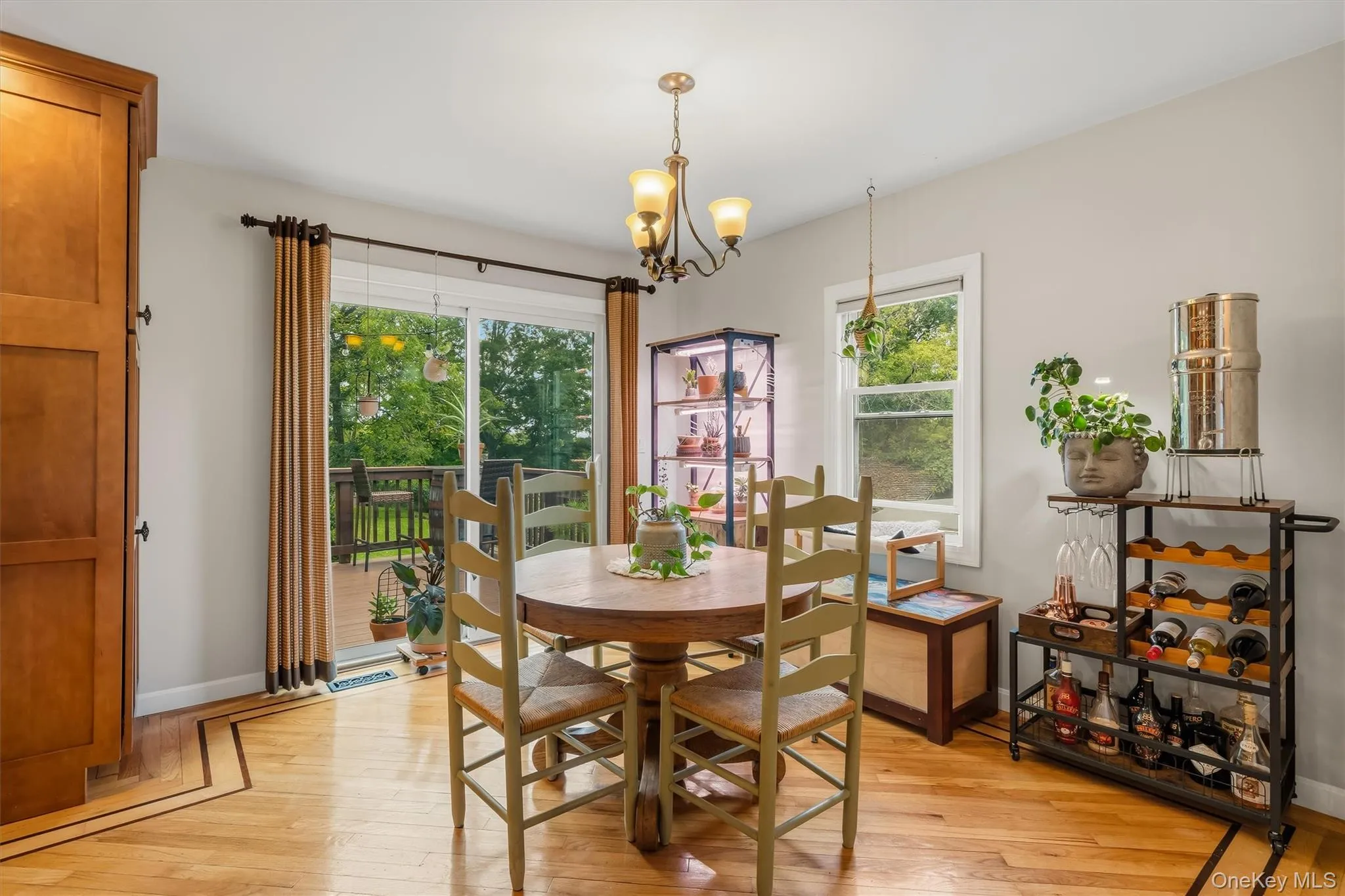 Eat in Kitchen w/ Sliders to Deck & Yard Eat in Kitchen w/ Sliders to Deck & Yard