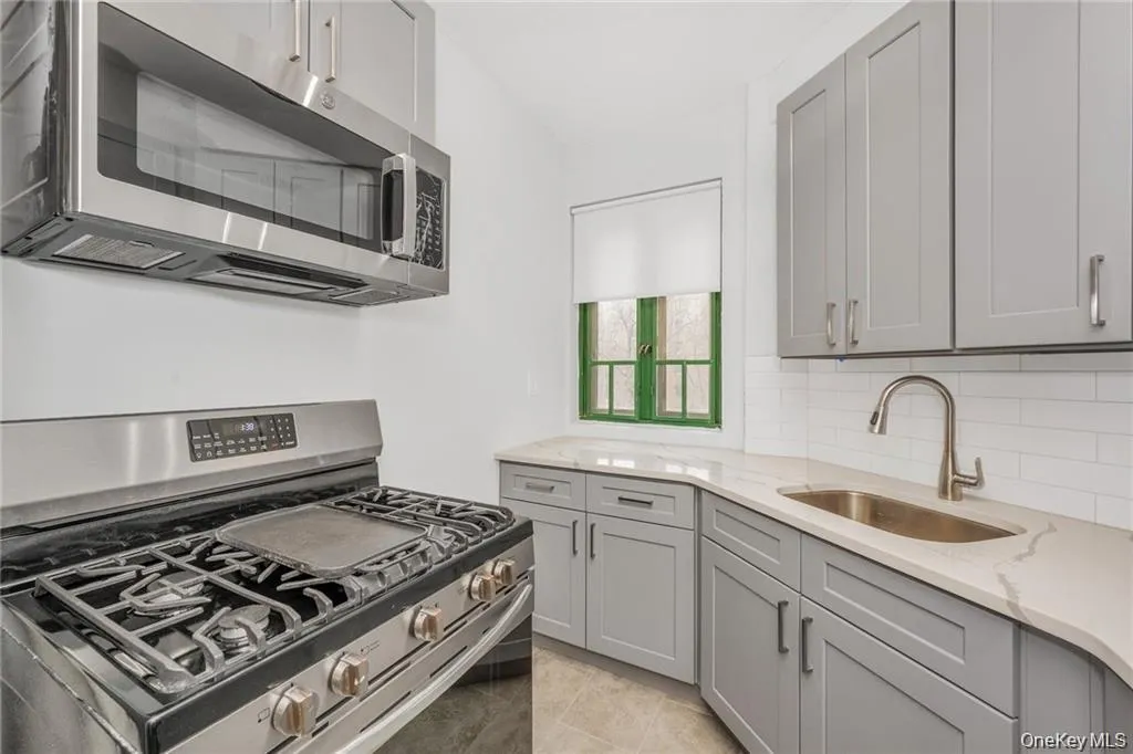 1505 Archer Road, New York, NY, 2 Bedrooms Bedrooms, 4 Rooms Rooms,1 BathroomBathrooms,Residential Lease,For Rent,Archer,0,1045131 1505 Archer Road, New York, NY, 2 Bedrooms Bedrooms, 4 Rooms Rooms,1 BathroomBathrooms,Residential Lease,For Rent,Archer,0,1045131