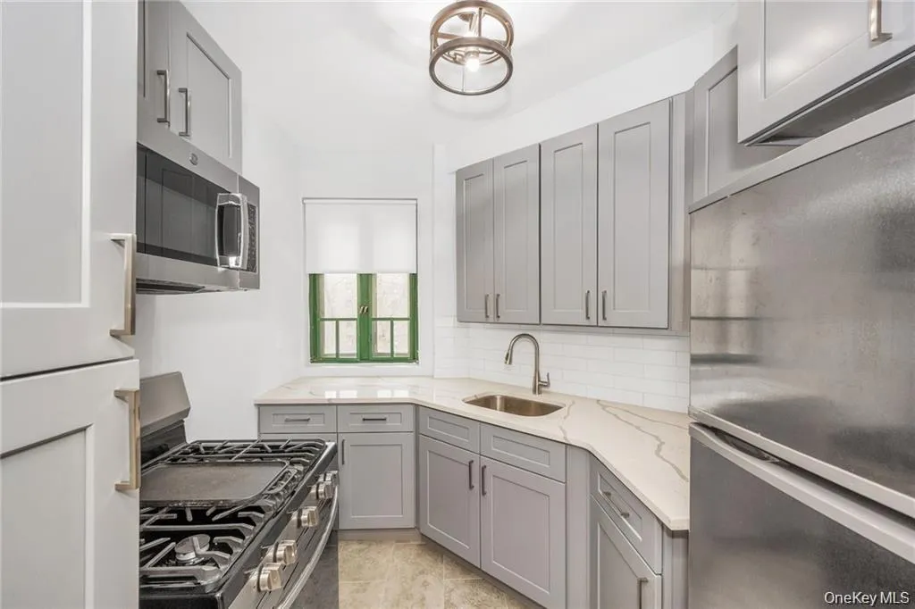 1505 Archer Road, New York, NY, 2 Bedrooms Bedrooms, 4 Rooms Rooms,1 BathroomBathrooms,Residential Lease,For Rent,Archer,0,1045131 1505 Archer Road, New York, NY, 2 Bedrooms Bedrooms, 4 Rooms Rooms,1 BathroomBathrooms,Residential Lease,For Rent,Archer,0,1045131