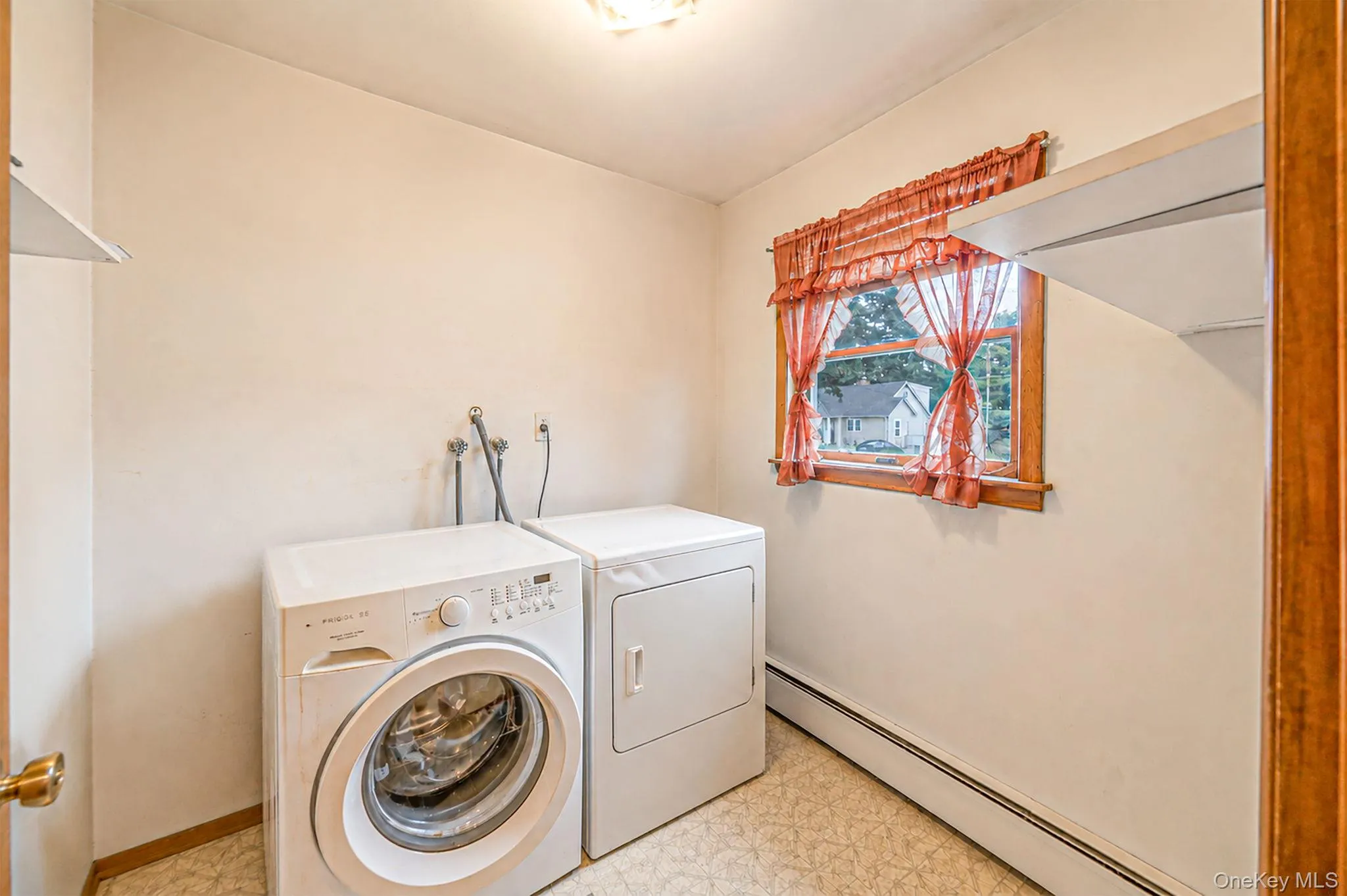 14 Roosevelt Avenue, Smithtown, NY, 5 Bedrooms Bedrooms, 11 Rooms Rooms,2 BathroomsBathrooms,Residential,For Rent,Roosevelt,0,1045135 14 Roosevelt Avenue, Smithtown, NY, 5 Bedrooms Bedrooms, 11 Rooms Rooms,2 BathroomsBathrooms,Residential,For Rent,Roosevelt,0,1045135