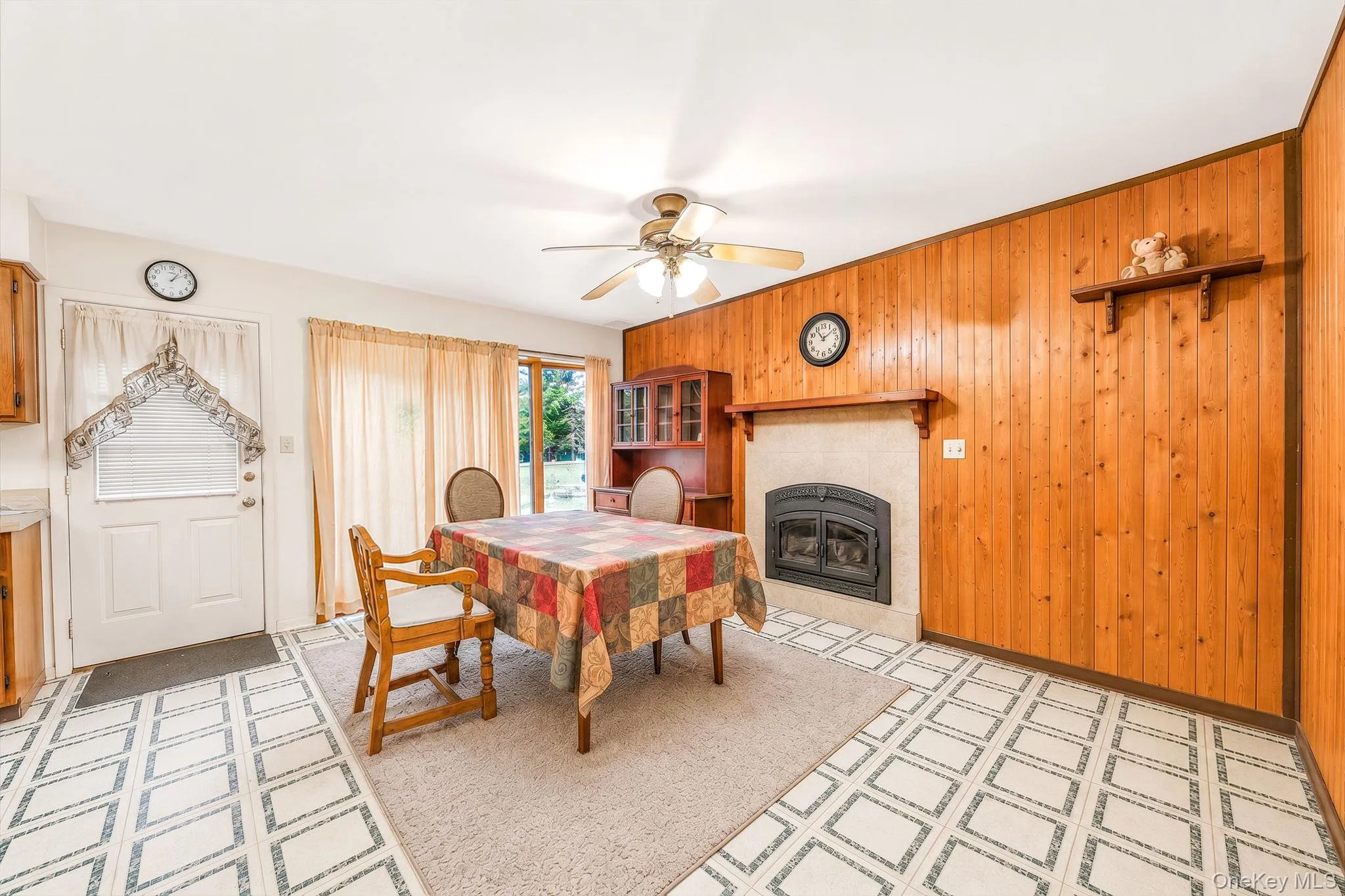 14 Roosevelt Avenue, Smithtown, NY, 5 Bedrooms Bedrooms, 11 Rooms Rooms,2 BathroomsBathrooms,Residential,For Rent,Roosevelt,0,1045135 14 Roosevelt Avenue, Smithtown, NY, 5 Bedrooms Bedrooms, 11 Rooms Rooms,2 BathroomsBathrooms,Residential,For Rent,Roosevelt,0,1045135