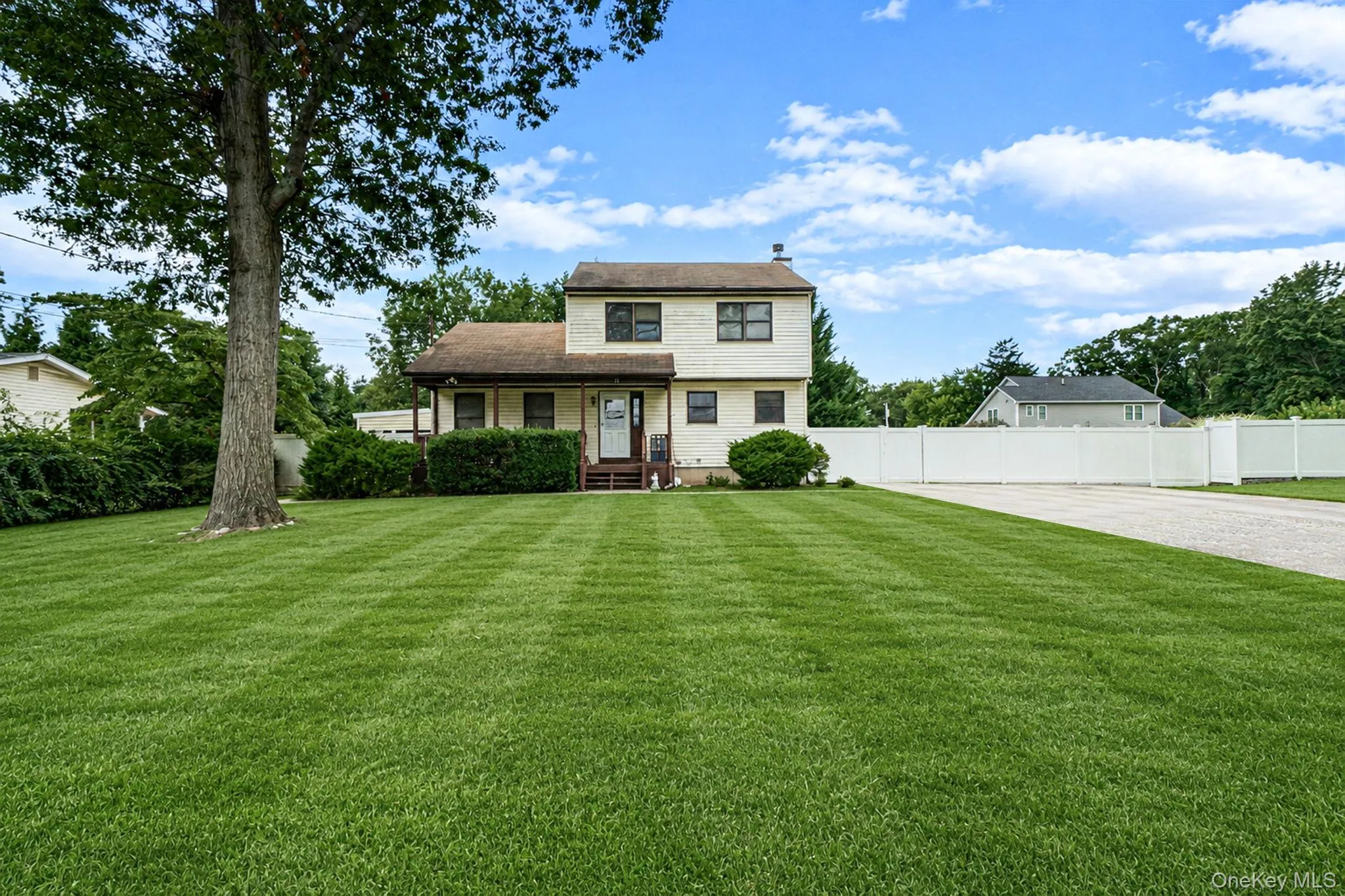 14 Roosevelt Avenue, Smithtown, NY, 5 Bedrooms Bedrooms, 11 Rooms Rooms,2 BathroomsBathrooms,Residential,For Rent,Roosevelt,0,1045135 14 Roosevelt Avenue, Smithtown, NY, 5 Bedrooms Bedrooms, 11 Rooms Rooms,2 BathroomsBathrooms,Residential,For Rent,Roosevelt,0,1045135