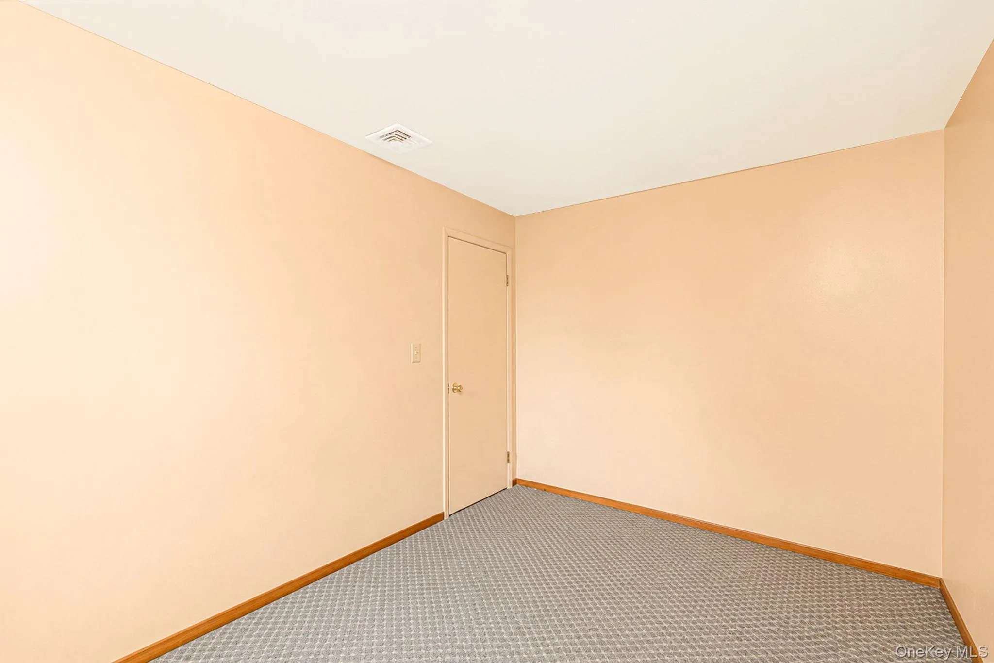 14 Roosevelt Avenue, Smithtown, NY, 5 Bedrooms Bedrooms, 11 Rooms Rooms,2 BathroomsBathrooms,Residential,For Rent,Roosevelt,0,1045135 14 Roosevelt Avenue, Smithtown, NY, 5 Bedrooms Bedrooms, 11 Rooms Rooms,2 BathroomsBathrooms,Residential,For Rent,Roosevelt,0,1045135
