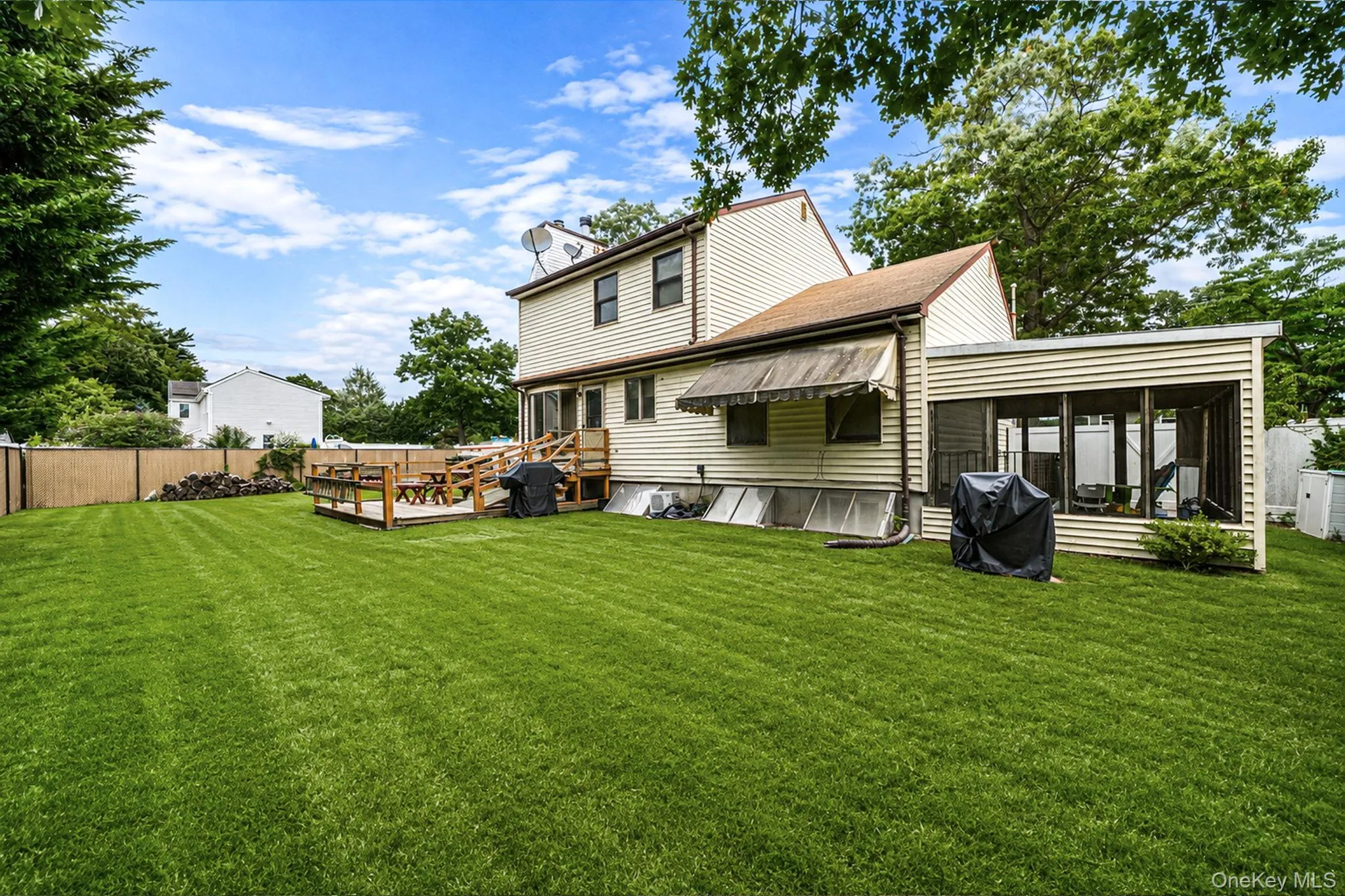 14 Roosevelt Avenue, Smithtown, NY, 5 Bedrooms Bedrooms, 11 Rooms Rooms,2 BathroomsBathrooms,Residential,For Rent,Roosevelt,0,1045135 14 Roosevelt Avenue, Smithtown, NY, 5 Bedrooms Bedrooms, 11 Rooms Rooms,2 BathroomsBathrooms,Residential,For Rent,Roosevelt,0,1045135