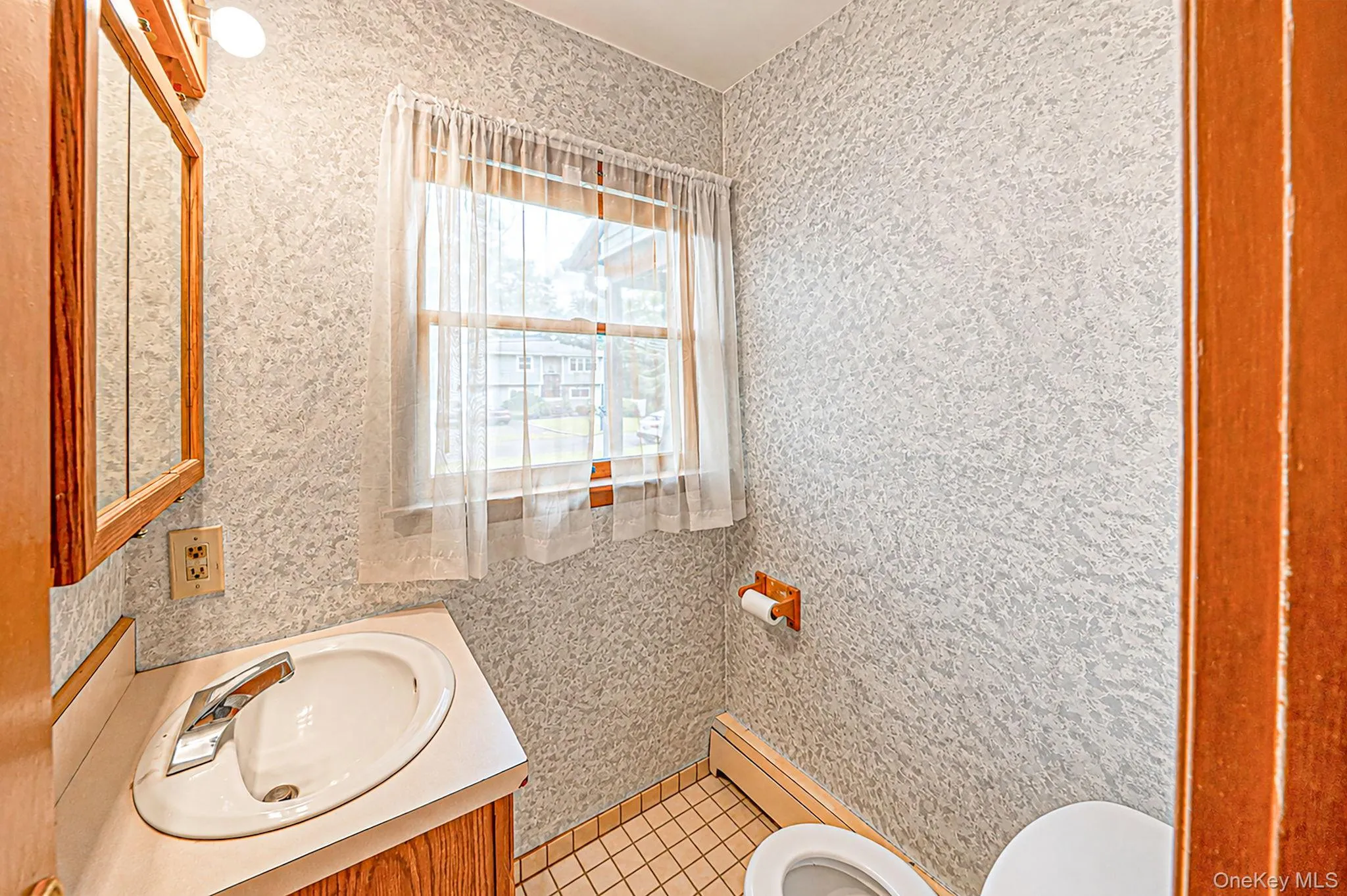 14 Roosevelt Avenue, Smithtown, NY, 5 Bedrooms Bedrooms, 11 Rooms Rooms,2 BathroomsBathrooms,Residential,For Rent,Roosevelt,0,1045135 14 Roosevelt Avenue, Smithtown, NY, 5 Bedrooms Bedrooms, 11 Rooms Rooms,2 BathroomsBathrooms,Residential,For Rent,Roosevelt,0,1045135