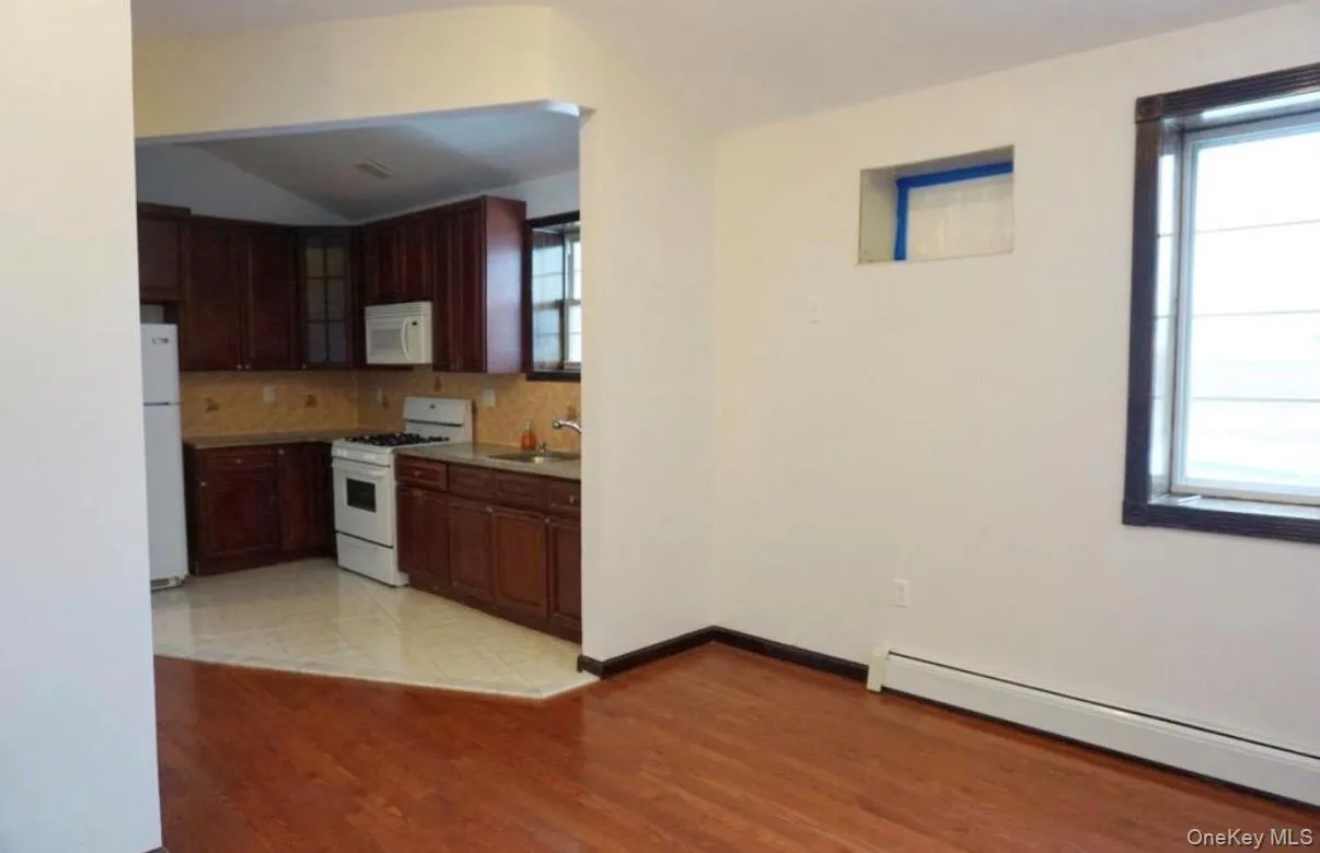 8440 102nd Avenue, New York, NY, 3 Bedroom Bedrooms, 7 Room Rooms,2 BathroomBathrooms,Residential Lease,For Rent,102nd,0,1045137 8440 102nd Avenue, New York, NY, 3 Bedroom Bedrooms, 7 Room Rooms,2 BathroomBathrooms,Residential Lease,For Rent,102nd,0,1045137