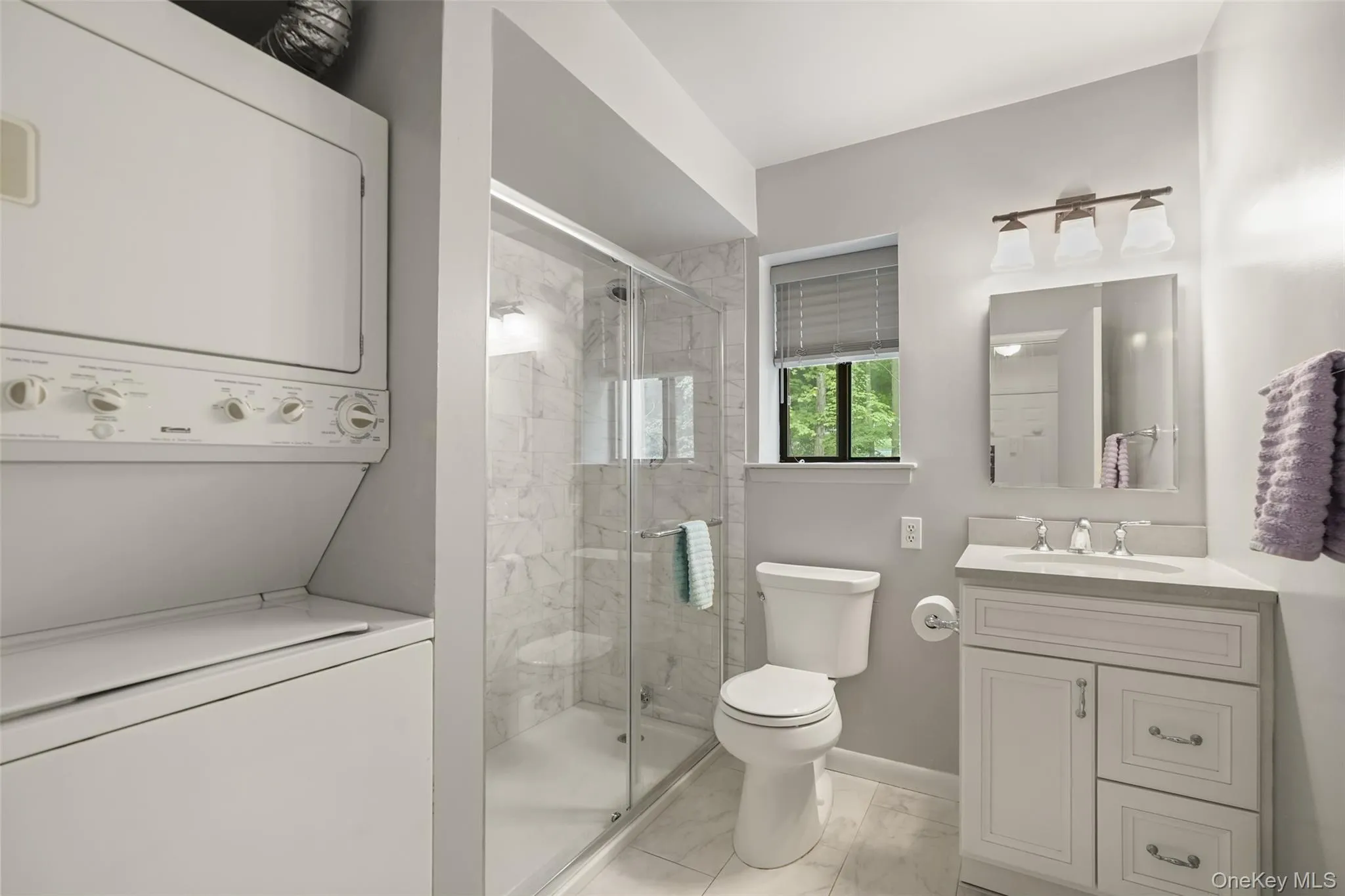 Full, Updated Bath with Laundry Full, Updated Bath with Laundry