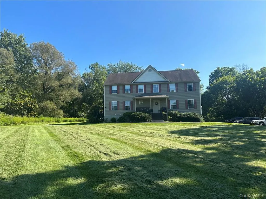 Large, beautiful lawn. Large, beautiful lawn.