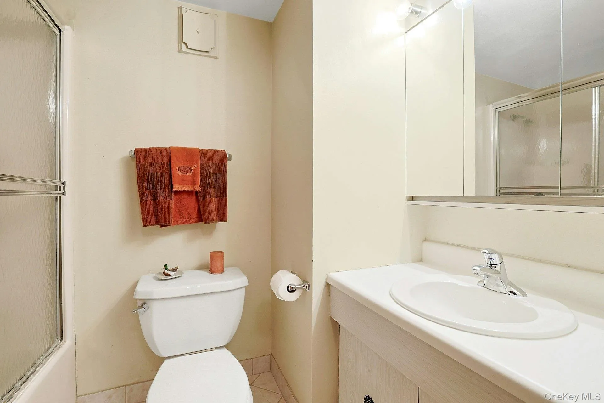 41 Heritage Drive, Clarkstown, NY, 2 Bedrooms Bedrooms, 7 Rooms Rooms,2 BathroomsBathrooms,Residential,For Rent,Heritage,0,1045145 41 Heritage Drive, Clarkstown, NY, 2 Bedrooms Bedrooms, 7 Rooms Rooms,2 BathroomsBathrooms,Residential,For Rent,Heritage,0,1045145
