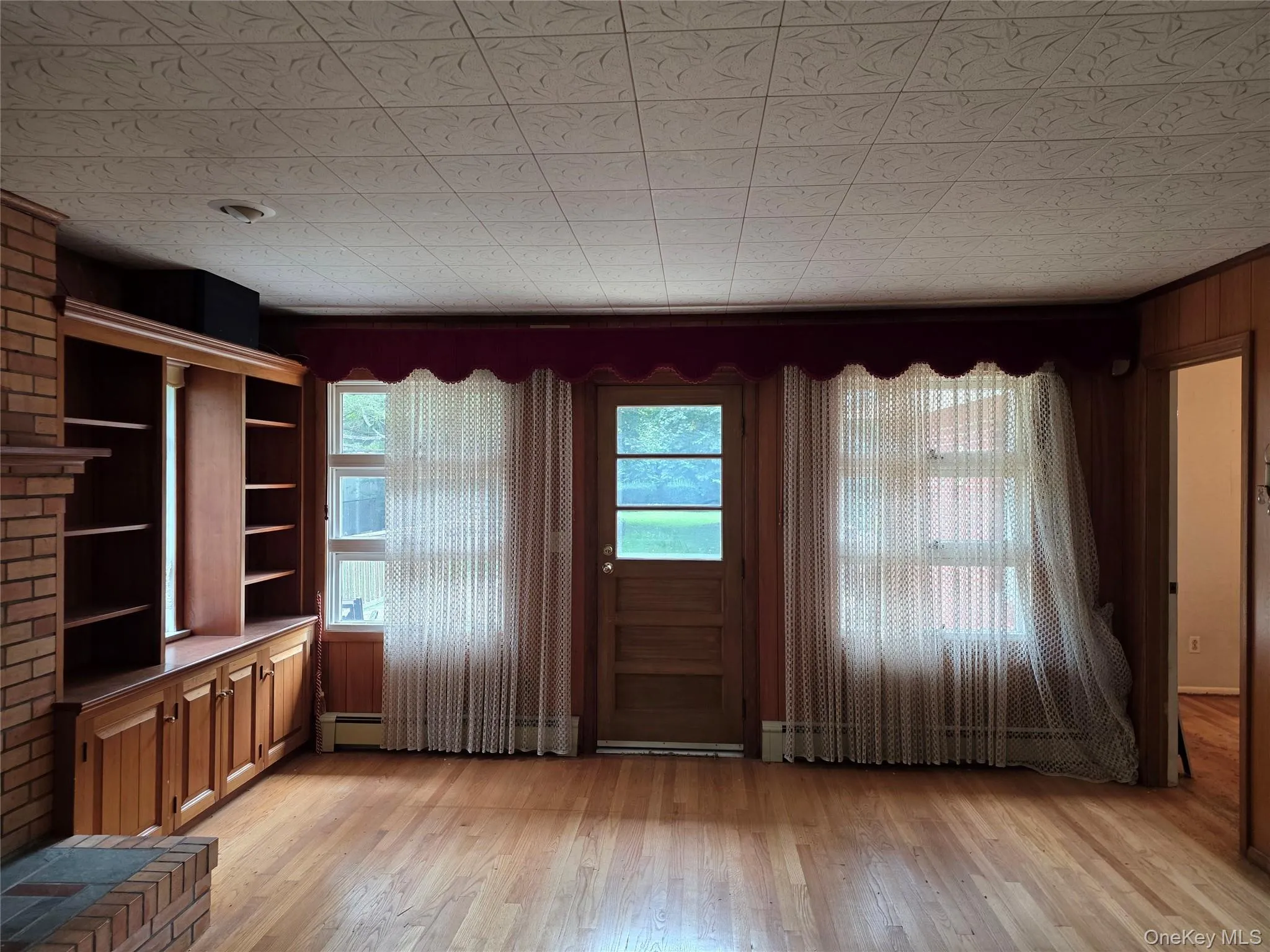 42 Sheridan Street, Huntington, NY, 3 Bedrooms Bedrooms, 6 Rooms Rooms,1 BathroomBathrooms,Residential,For Rent,Sheridan,0,1045146 42 Sheridan Street, Huntington, NY, 3 Bedrooms Bedrooms, 6 Rooms Rooms,1 BathroomBathrooms,Residential,For Rent,Sheridan,0,1045146