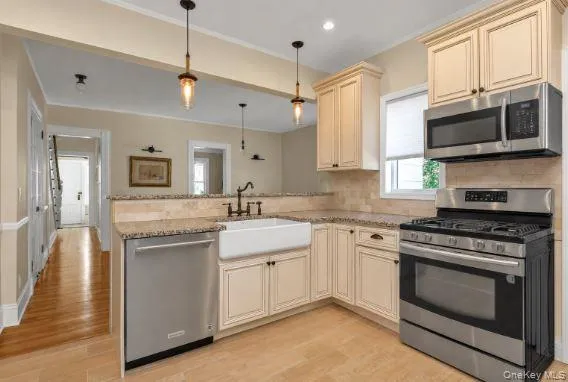 64 Tooker Avenue, Oyster Bay, NY, 3 Bedrooms Bedrooms, 8 Rooms Rooms,2 BathroomsBathrooms,Residential,For Rent,Tooker,0,1045148 64 Tooker Avenue, Oyster Bay, NY, 3 Bedrooms Bedrooms, 8 Rooms Rooms,2 BathroomsBathrooms,Residential,For Rent,Tooker,0,1045148