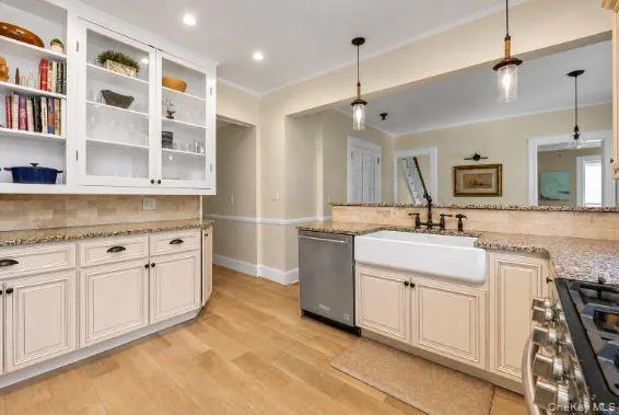 64 Tooker Avenue, Oyster Bay, NY, 3 Bedrooms Bedrooms, 8 Rooms Rooms,2 BathroomsBathrooms,Residential,For Rent,Tooker,0,1045148 64 Tooker Avenue, Oyster Bay, NY, 3 Bedrooms Bedrooms, 8 Rooms Rooms,2 BathroomsBathrooms,Residential,For Rent,Tooker,0,1045148