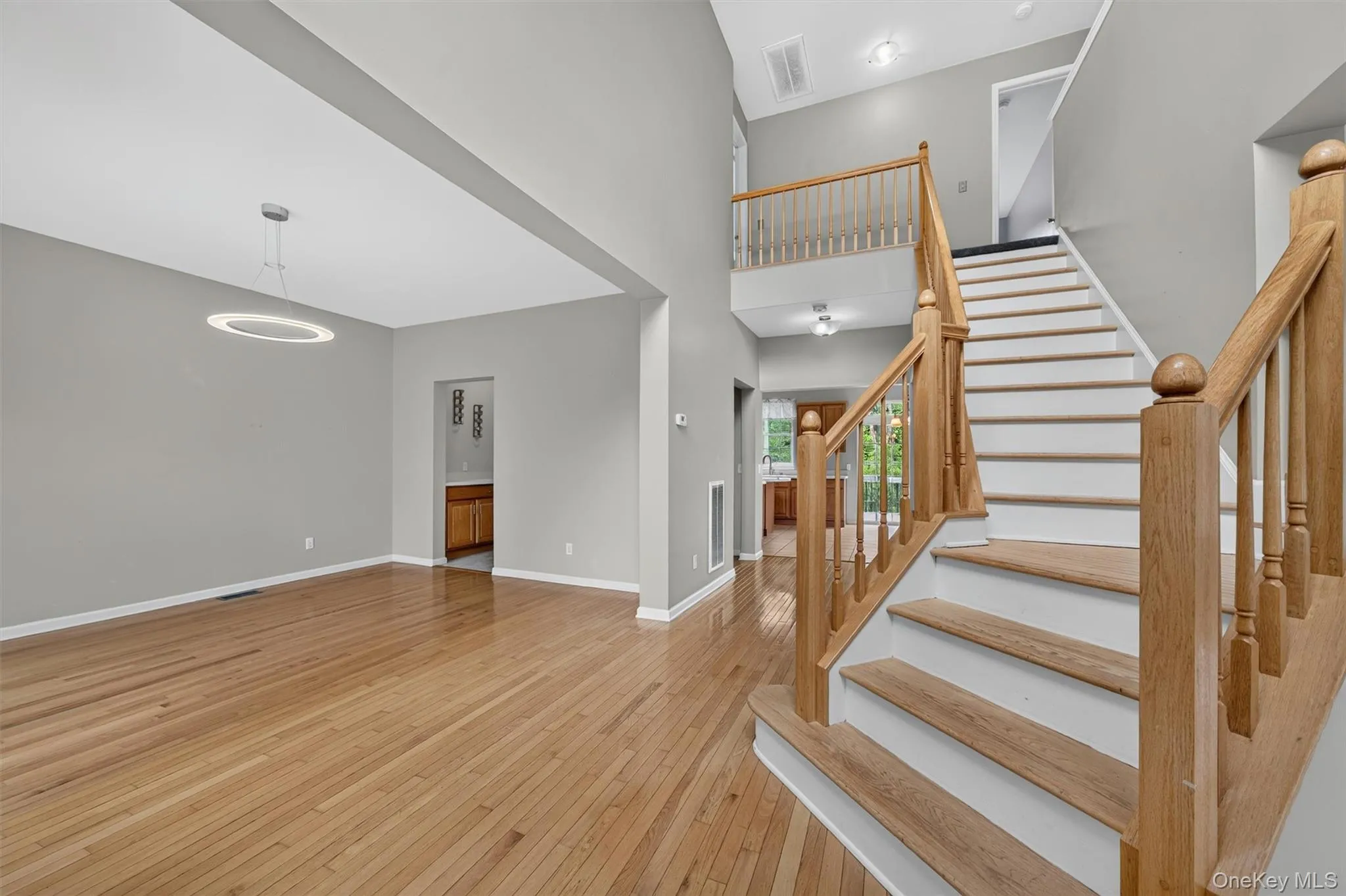 5 Oldwyck Crescent, Woodbury, NY, 4 Bedrooms Bedrooms, 8 Rooms Rooms,2 BathroomsBathrooms,Residential Lease,For Rent,Oldwyck,0,1045152 5 Oldwyck Crescent, Woodbury, NY, 4 Bedrooms Bedrooms, 8 Rooms Rooms,2 BathroomsBathrooms,Residential Lease,For Rent,Oldwyck,0,1045152