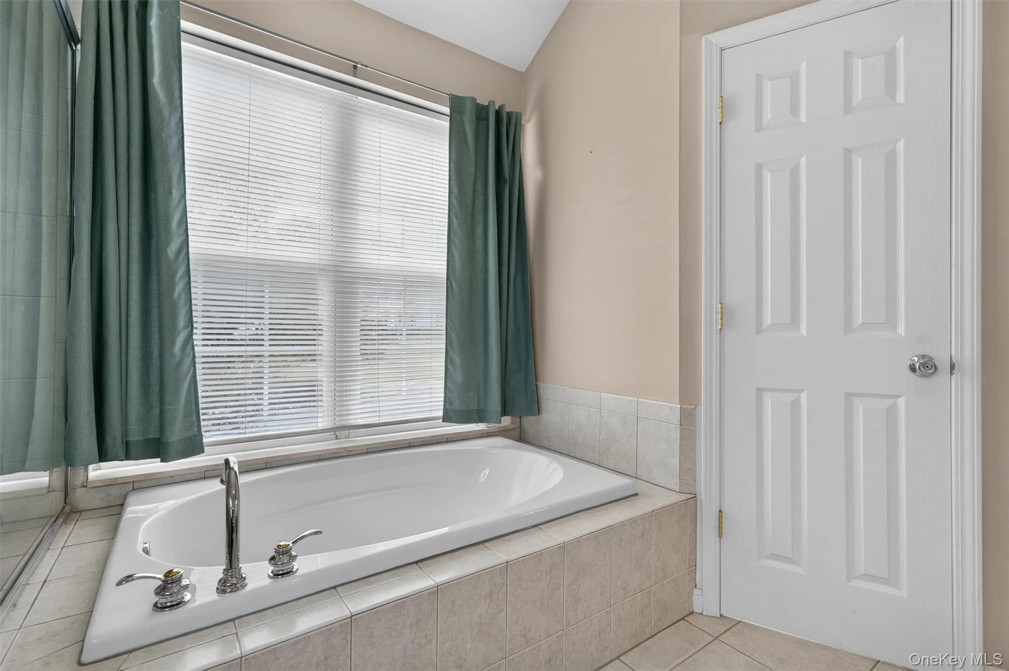 5 Oldwyck Crescent, Woodbury, NY, 4 Bedrooms Bedrooms, 8 Rooms Rooms,2 BathroomsBathrooms,Residential Lease,For Rent,Oldwyck,0,1045152 5 Oldwyck Crescent, Woodbury, NY, 4 Bedrooms Bedrooms, 8 Rooms Rooms,2 BathroomsBathrooms,Residential Lease,For Rent,Oldwyck,0,1045152
