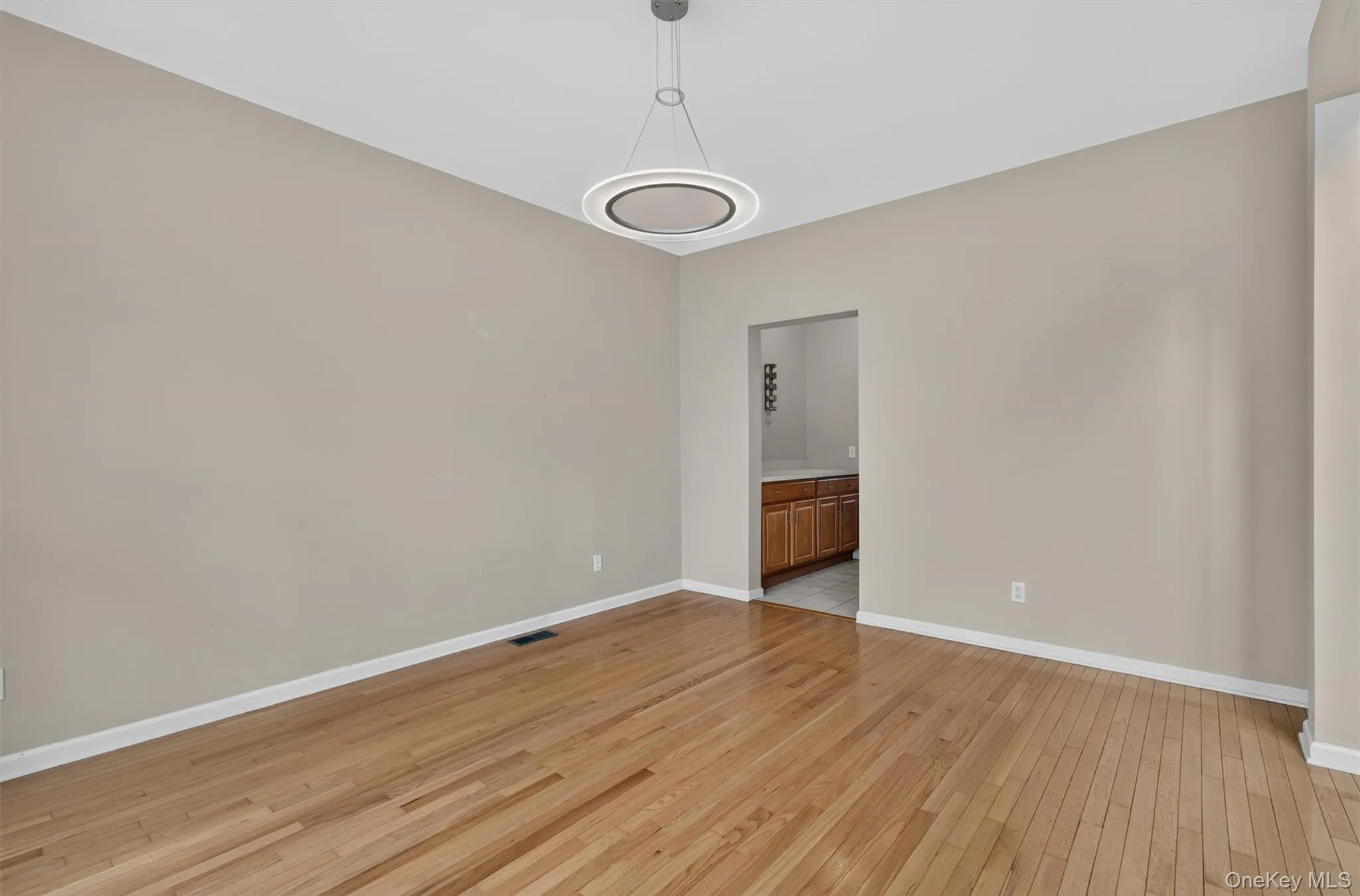 5 Oldwyck Crescent, Woodbury, NY, 4 Bedrooms Bedrooms, 8 Rooms Rooms,2 BathroomsBathrooms,Residential Lease,For Rent,Oldwyck,0,1045152 5 Oldwyck Crescent, Woodbury, NY, 4 Bedrooms Bedrooms, 8 Rooms Rooms,2 BathroomsBathrooms,Residential Lease,For Rent,Oldwyck,0,1045152