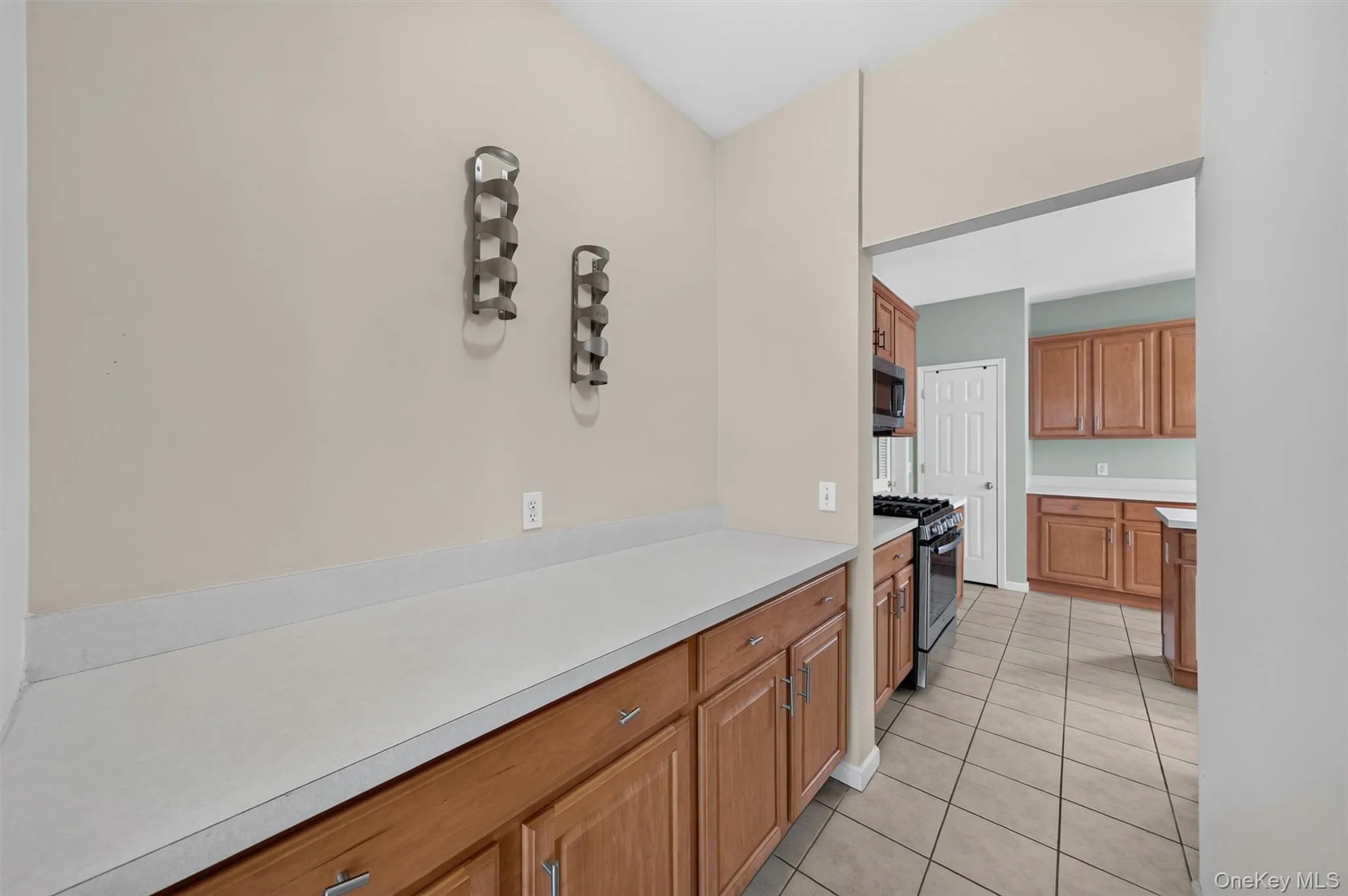 5 Oldwyck Crescent, Woodbury, NY, 4 Bedrooms Bedrooms, 8 Rooms Rooms,2 BathroomsBathrooms,Residential Lease,For Rent,Oldwyck,0,1045152 5 Oldwyck Crescent, Woodbury, NY, 4 Bedrooms Bedrooms, 8 Rooms Rooms,2 BathroomsBathrooms,Residential Lease,For Rent,Oldwyck,0,1045152