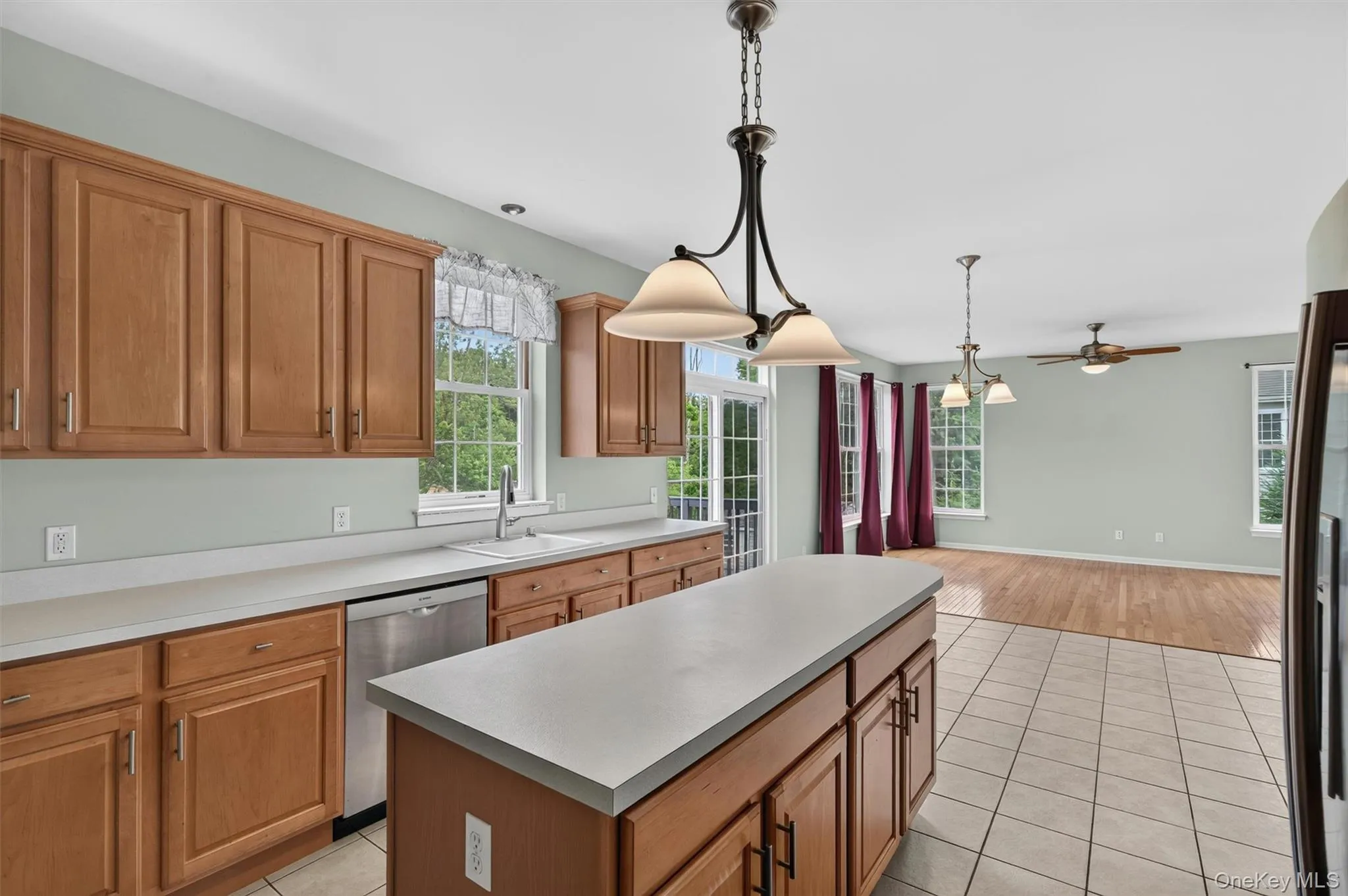 5 Oldwyck Crescent, Woodbury, NY, 4 Bedrooms Bedrooms, 8 Rooms Rooms,2 BathroomsBathrooms,Residential Lease,For Rent,Oldwyck,0,1045152 5 Oldwyck Crescent, Woodbury, NY, 4 Bedrooms Bedrooms, 8 Rooms Rooms,2 BathroomsBathrooms,Residential Lease,For Rent,Oldwyck,0,1045152