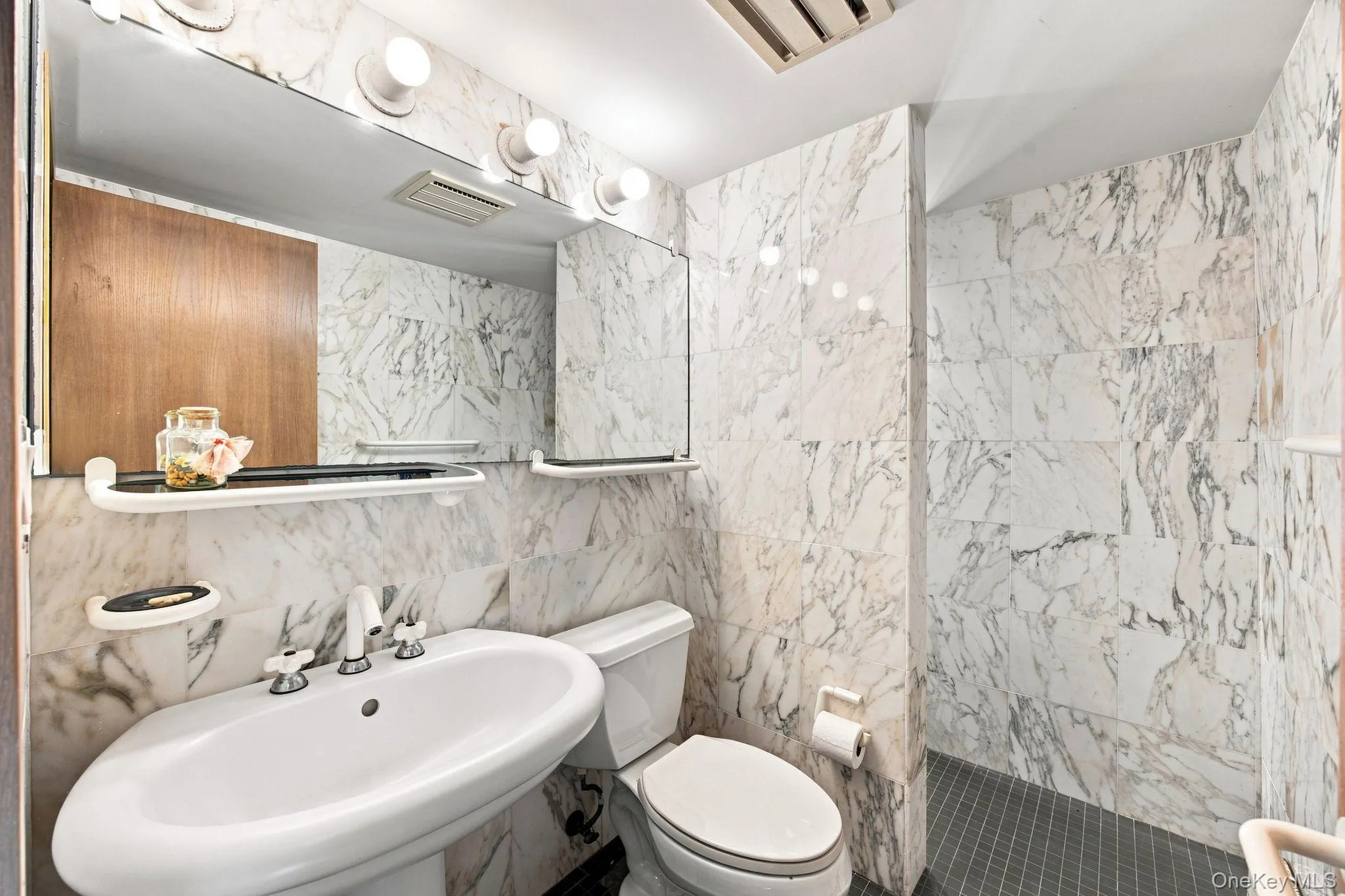 7 Mac Lean Drive, Oyster Bay, NY, 5 Bedrooms Bedrooms, 11 Rooms Rooms,4 BathroomsBathrooms,Residential,For Rent,Mac Lean,0,1045154 7 Mac Lean Drive, Oyster Bay, NY, 5 Bedrooms Bedrooms, 11 Rooms Rooms,4 BathroomsBathrooms,Residential,For Rent,Mac Lean,0,1045154