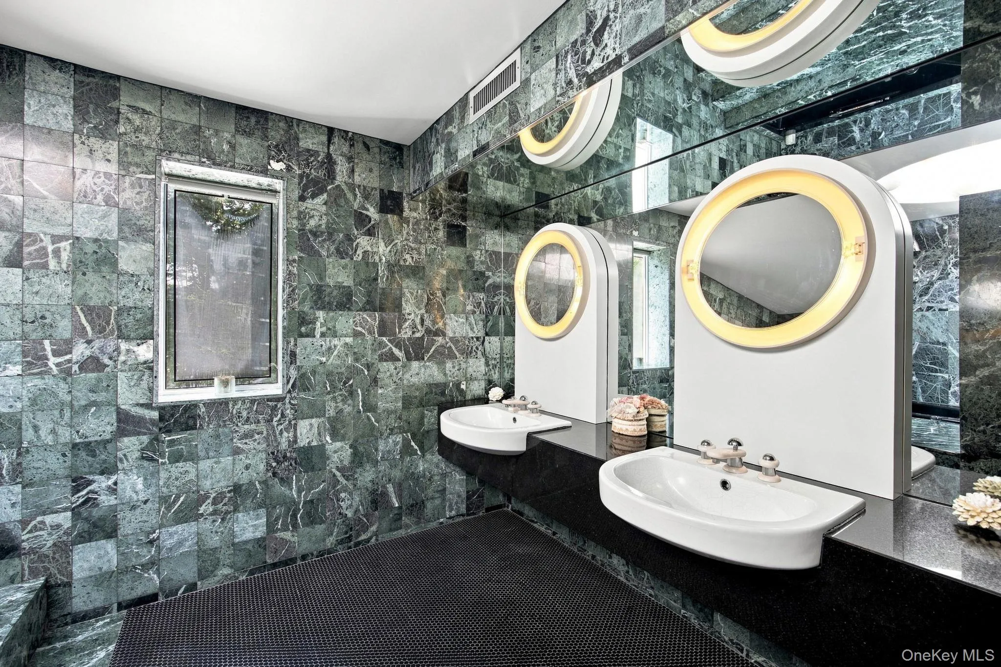 7 Mac Lean Drive, Oyster Bay, NY, 5 Bedrooms Bedrooms, 11 Rooms Rooms,4 BathroomsBathrooms,Residential,For Rent,Mac Lean,0,1045154 7 Mac Lean Drive, Oyster Bay, NY, 5 Bedrooms Bedrooms, 11 Rooms Rooms,4 BathroomsBathrooms,Residential,For Rent,Mac Lean,0,1045154