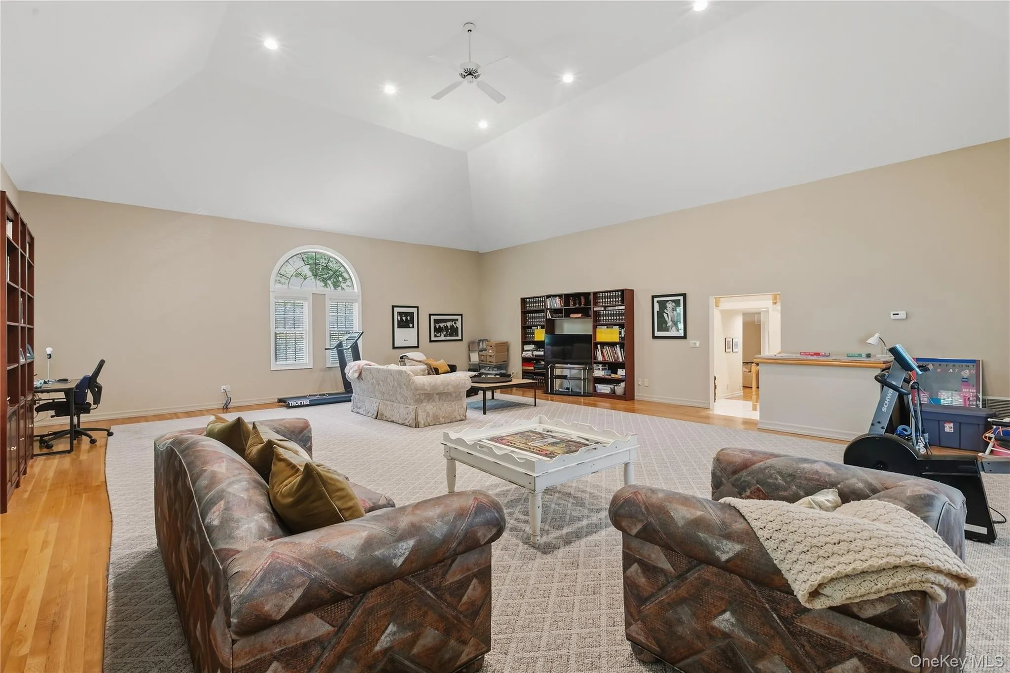 The Bonus room is right off the front foyer and is on a separate zone for heating/cooling. The Bonus room is right off the front foyer and is on a separate zone for heating/cooling.