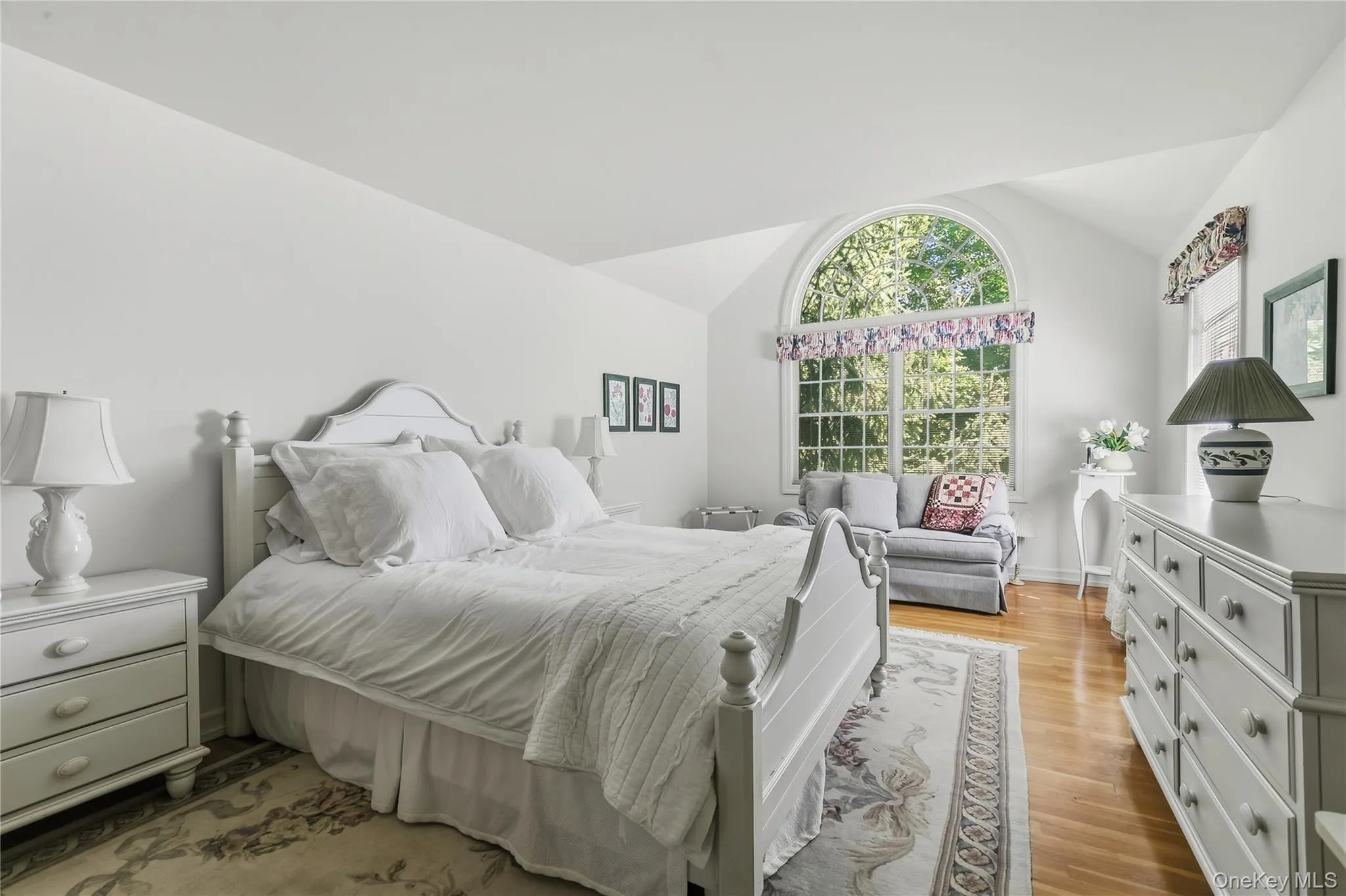 Family bedroom/guest room offers a double closet, hardwood floors, oversized window with treetop views. Family bedroom/guest room offers a double closet, hardwood floors, oversized window with treetop views.