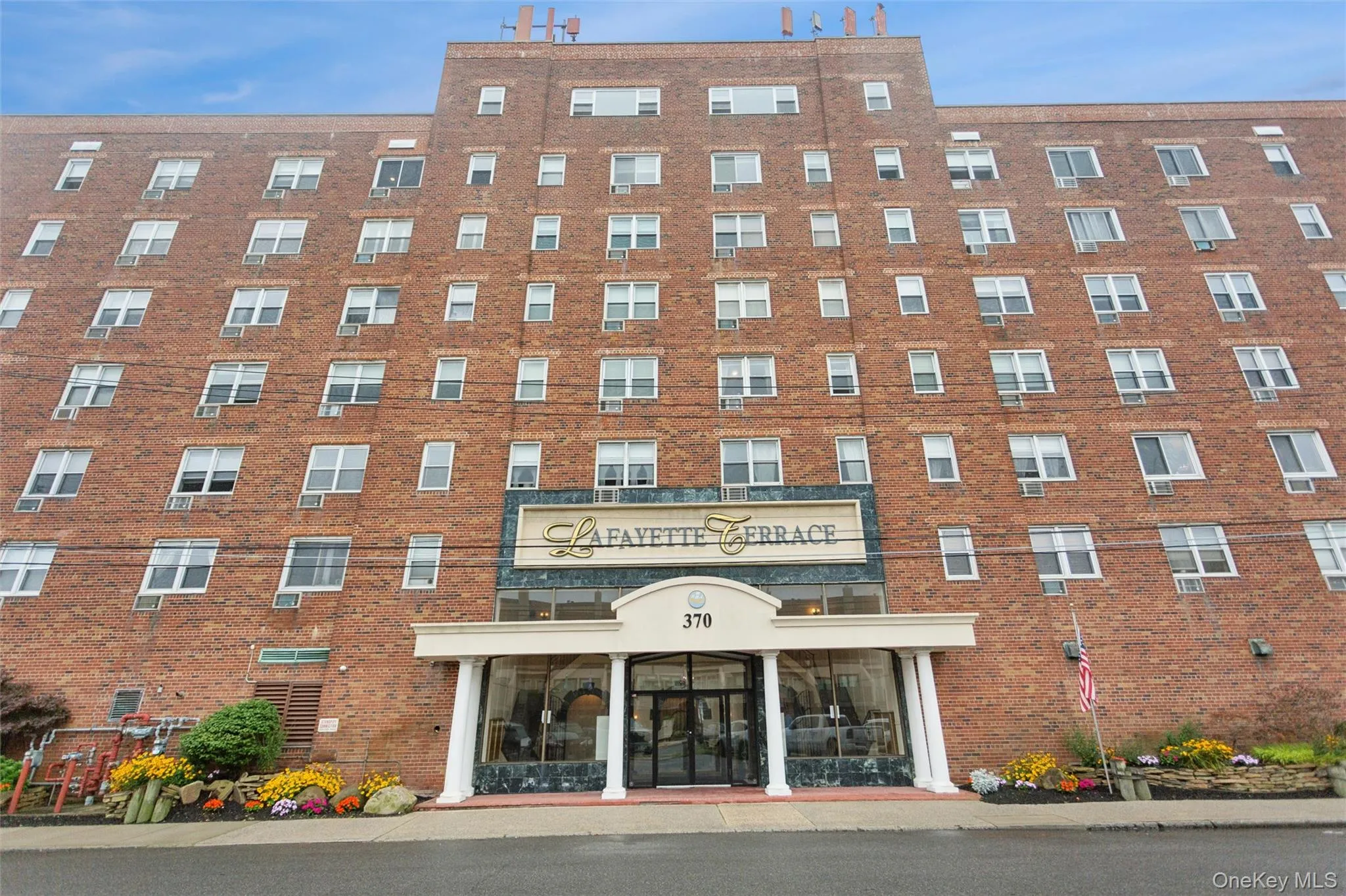 370 Broadway, Long Beach, NY, 2 Bedrooms Bedrooms, 5 Rooms Rooms,1 BathroomBathrooms,Residential,For Rent,Broadway,0,1045156 370 Broadway, Long Beach, NY, 2 Bedrooms Bedrooms, 5 Rooms Rooms,1 BathroomBathrooms,Residential,For Rent,Broadway,0,1045156
