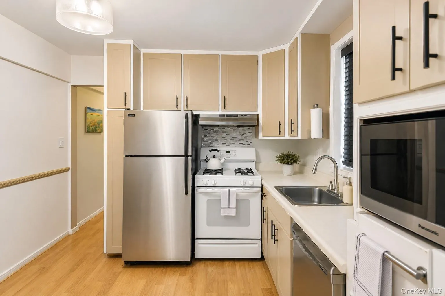 370 Broadway, Long Beach, NY, 2 Bedrooms Bedrooms, 5 Rooms Rooms,1 BathroomBathrooms,Residential,For Rent,Broadway,0,1045156 370 Broadway, Long Beach, NY, 2 Bedrooms Bedrooms, 5 Rooms Rooms,1 BathroomBathrooms,Residential,For Rent,Broadway,0,1045156