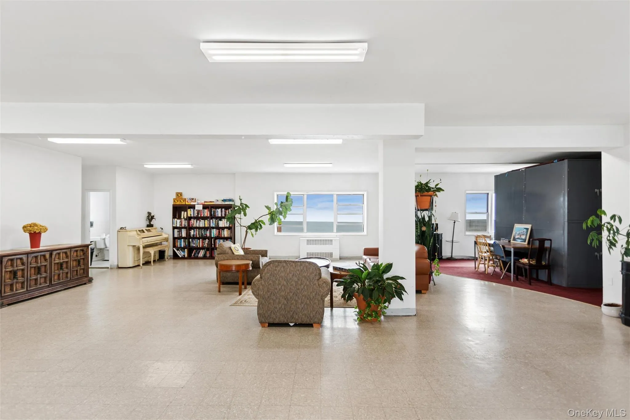 370 Broadway, Long Beach, NY, 2 Bedrooms Bedrooms, 5 Rooms Rooms,1 BathroomBathrooms,Residential,For Rent,Broadway,0,1045156 370 Broadway, Long Beach, NY, 2 Bedrooms Bedrooms, 5 Rooms Rooms,1 BathroomBathrooms,Residential,For Rent,Broadway,0,1045156