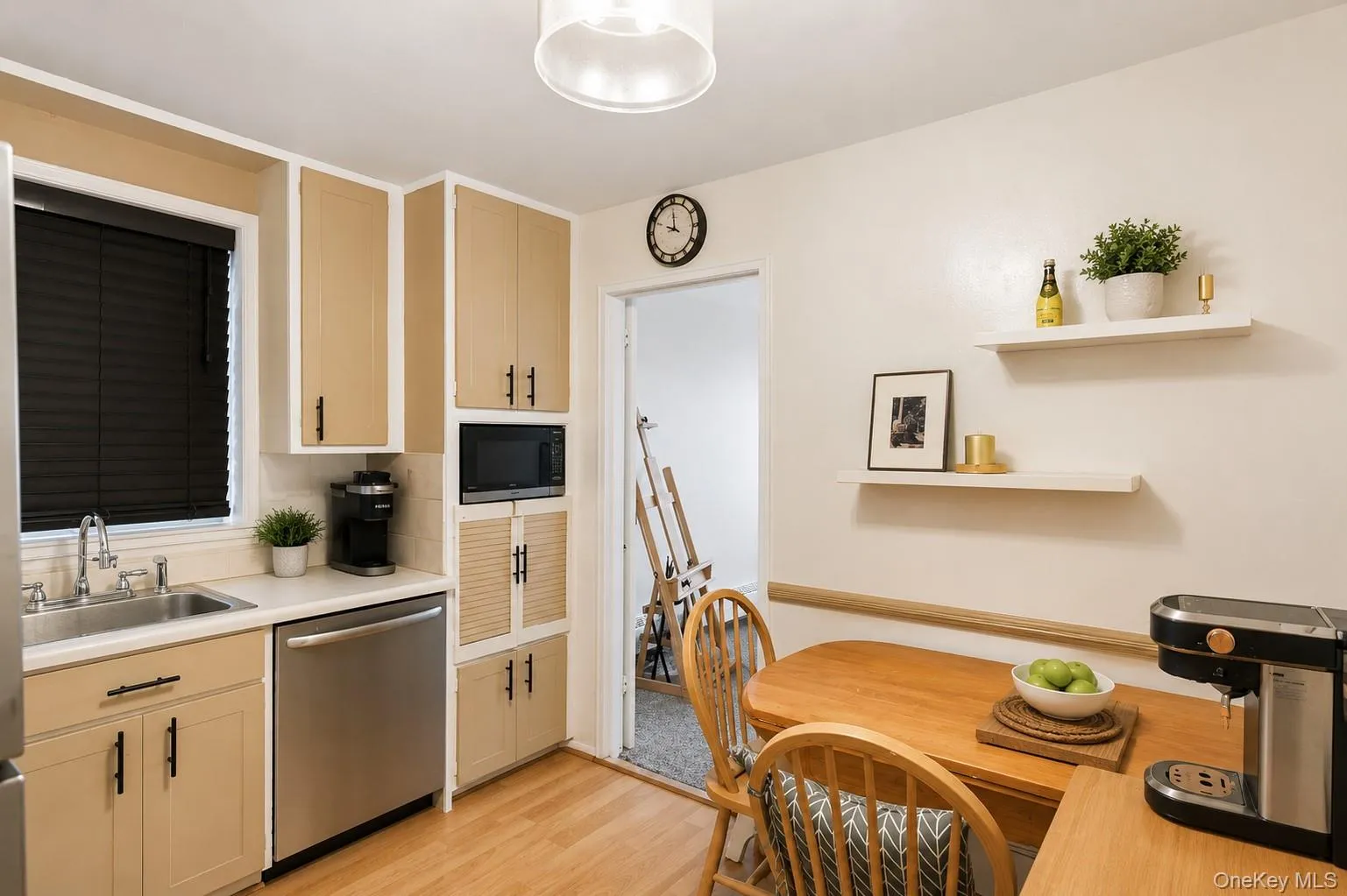 370 Broadway, Long Beach, NY, 2 Bedrooms Bedrooms, 5 Rooms Rooms,1 BathroomBathrooms,Residential,For Rent,Broadway,0,1045156 370 Broadway, Long Beach, NY, 2 Bedrooms Bedrooms, 5 Rooms Rooms,1 BathroomBathrooms,Residential,For Rent,Broadway,0,1045156