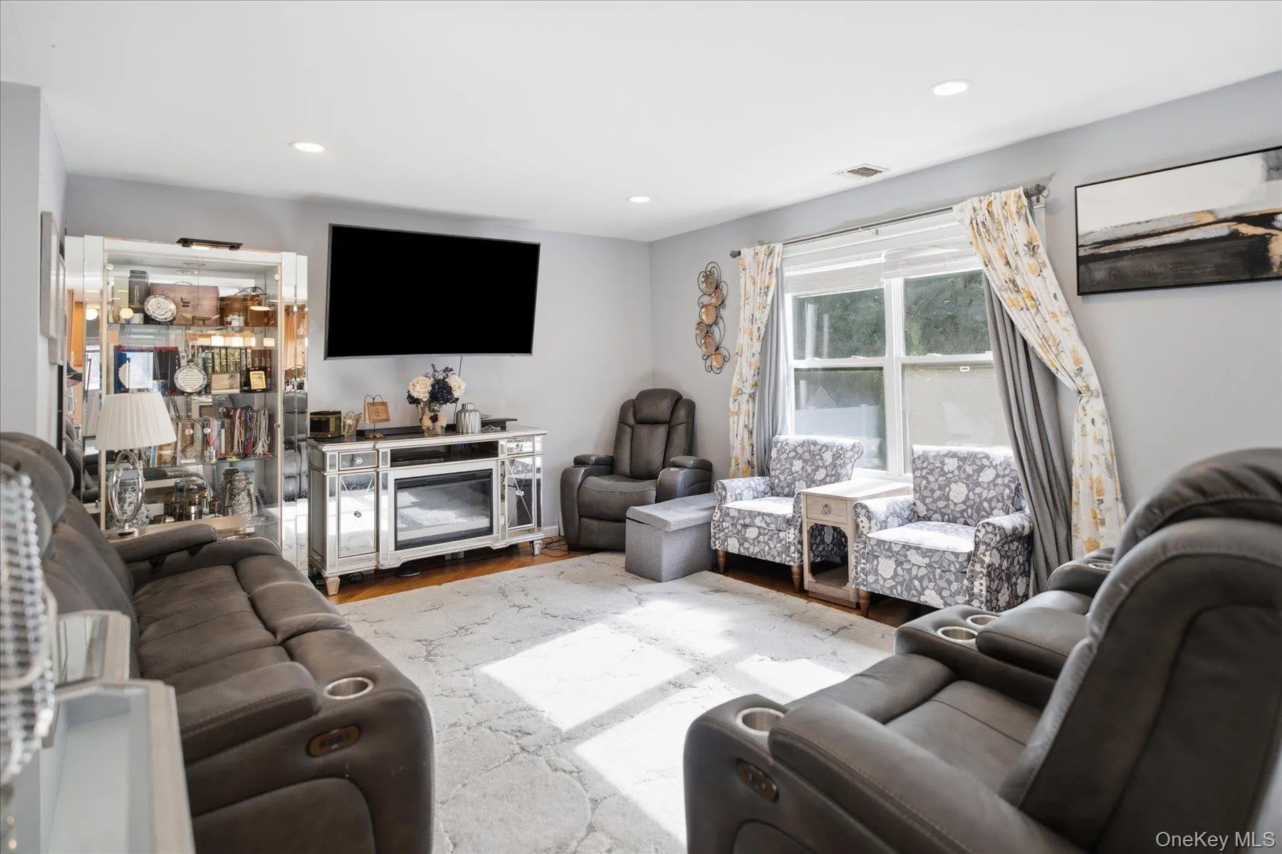 53 Howard Drive, Brookhaven, NY, 4 Bedrooms Bedrooms, 12 Rooms Rooms,3 BathroomsBathrooms,Residential,For Rent,Howard,0,1045161 53 Howard Drive, Brookhaven, NY, 4 Bedrooms Bedrooms, 12 Rooms Rooms,3 BathroomsBathrooms,Residential,For Rent,Howard,0,1045161