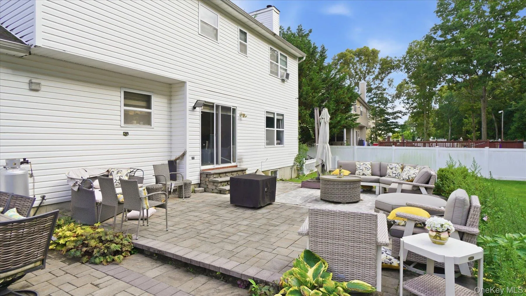 53 Howard Drive, Brookhaven, NY, 4 Bedrooms Bedrooms, 12 Rooms Rooms,3 BathroomsBathrooms,Residential,For Rent,Howard,0,1045161 53 Howard Drive, Brookhaven, NY, 4 Bedrooms Bedrooms, 12 Rooms Rooms,3 BathroomsBathrooms,Residential,For Rent,Howard,0,1045161