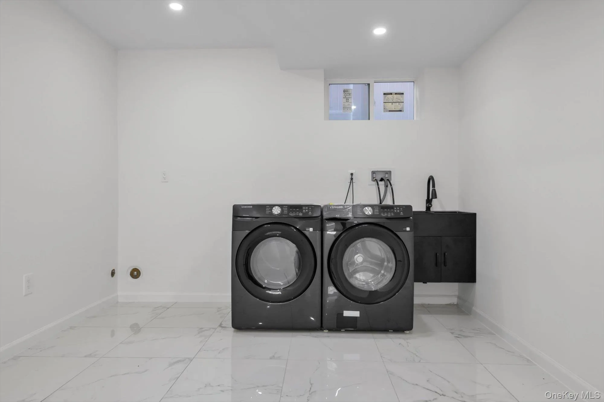 8366 Charlecote Ridge, New York, NY, 3 Bedrooms Bedrooms, 7 Rooms Rooms,4 BathroomsBathrooms,Residential,For Rent,Charlecote,0,1045162 8366 Charlecote Ridge, New York, NY, 3 Bedrooms Bedrooms, 7 Rooms Rooms,4 BathroomsBathrooms,Residential,For Rent,Charlecote,0,1045162