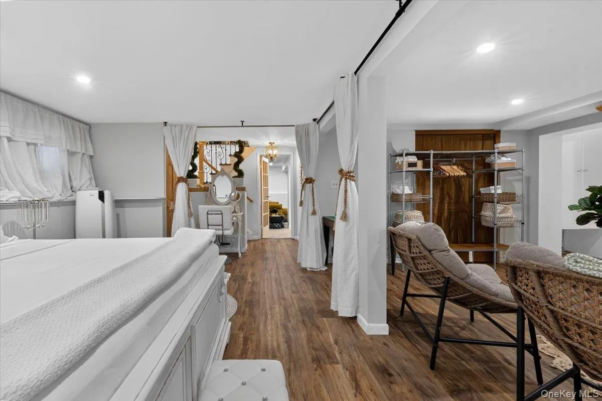 45 Dietz Avenue, Brookhaven, NY, 5 Bedrooms Bedrooms, 12 Rooms Rooms,4 BathroomsBathrooms,Residential,For Rent,Dietz,0,1045164 45 Dietz Avenue, Brookhaven, NY, 5 Bedrooms Bedrooms, 12 Rooms Rooms,4 BathroomsBathrooms,Residential,For Rent,Dietz,0,1045164