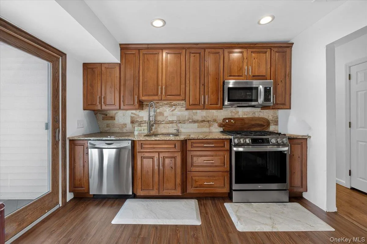 45 Dietz Avenue, Brookhaven, NY, 5 Bedrooms Bedrooms, 12 Rooms Rooms,4 BathroomsBathrooms,Residential,For Rent,Dietz,0,1045164 45 Dietz Avenue, Brookhaven, NY, 5 Bedrooms Bedrooms, 12 Rooms Rooms,4 BathroomsBathrooms,Residential,For Rent,Dietz,0,1045164