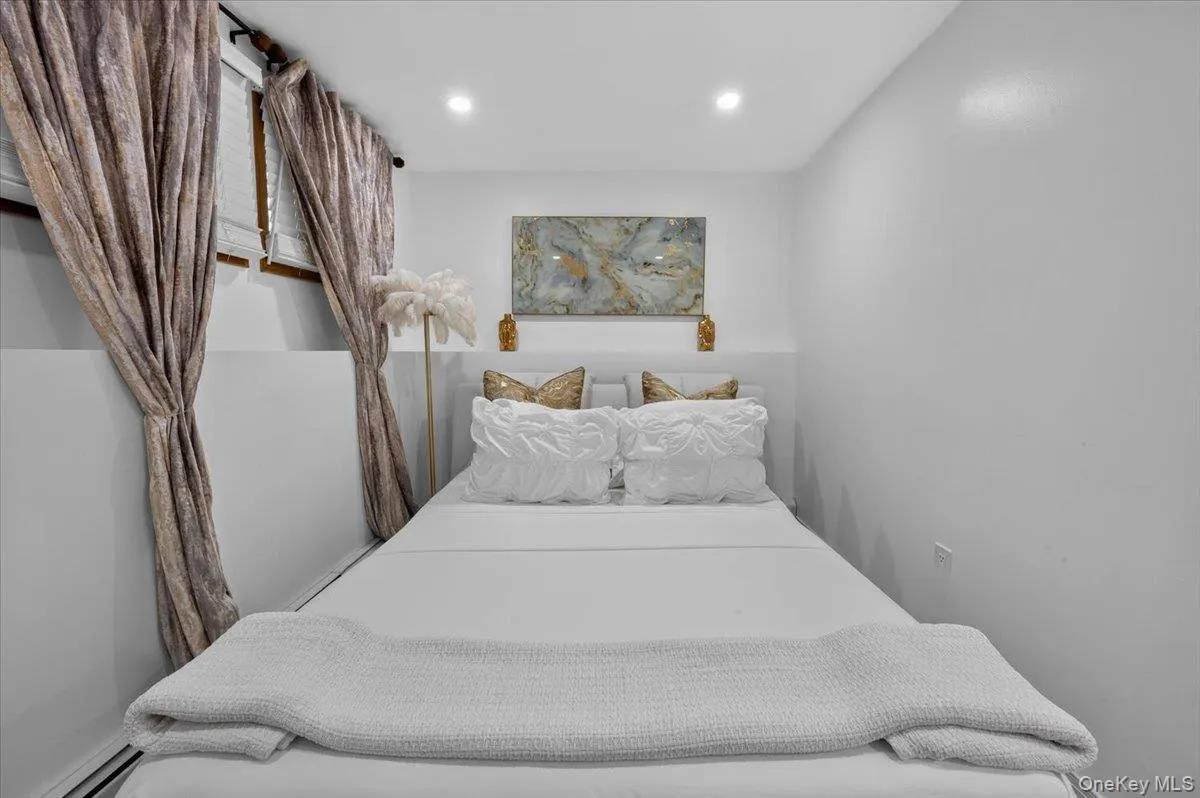 45 Dietz Avenue, Brookhaven, NY, 5 Bedrooms Bedrooms, 12 Rooms Rooms,4 BathroomsBathrooms,Residential,For Rent,Dietz,0,1045164 45 Dietz Avenue, Brookhaven, NY, 5 Bedrooms Bedrooms, 12 Rooms Rooms,4 BathroomsBathrooms,Residential,For Rent,Dietz,0,1045164