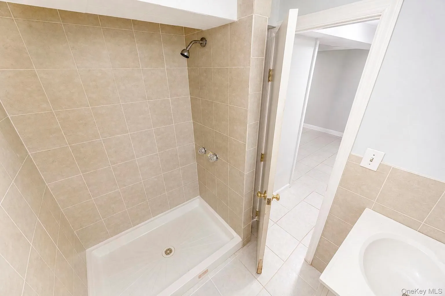 11 Verbena Court, Oyster Bay, NY, 3 Bedrooms Bedrooms, 10 Rooms Rooms,4 BathroomsBathrooms,Residential,For Rent,Verbena,0,1045166 11 Verbena Court, Oyster Bay, NY, 3 Bedrooms Bedrooms, 10 Rooms Rooms,4 BathroomsBathrooms,Residential,For Rent,Verbena,0,1045166