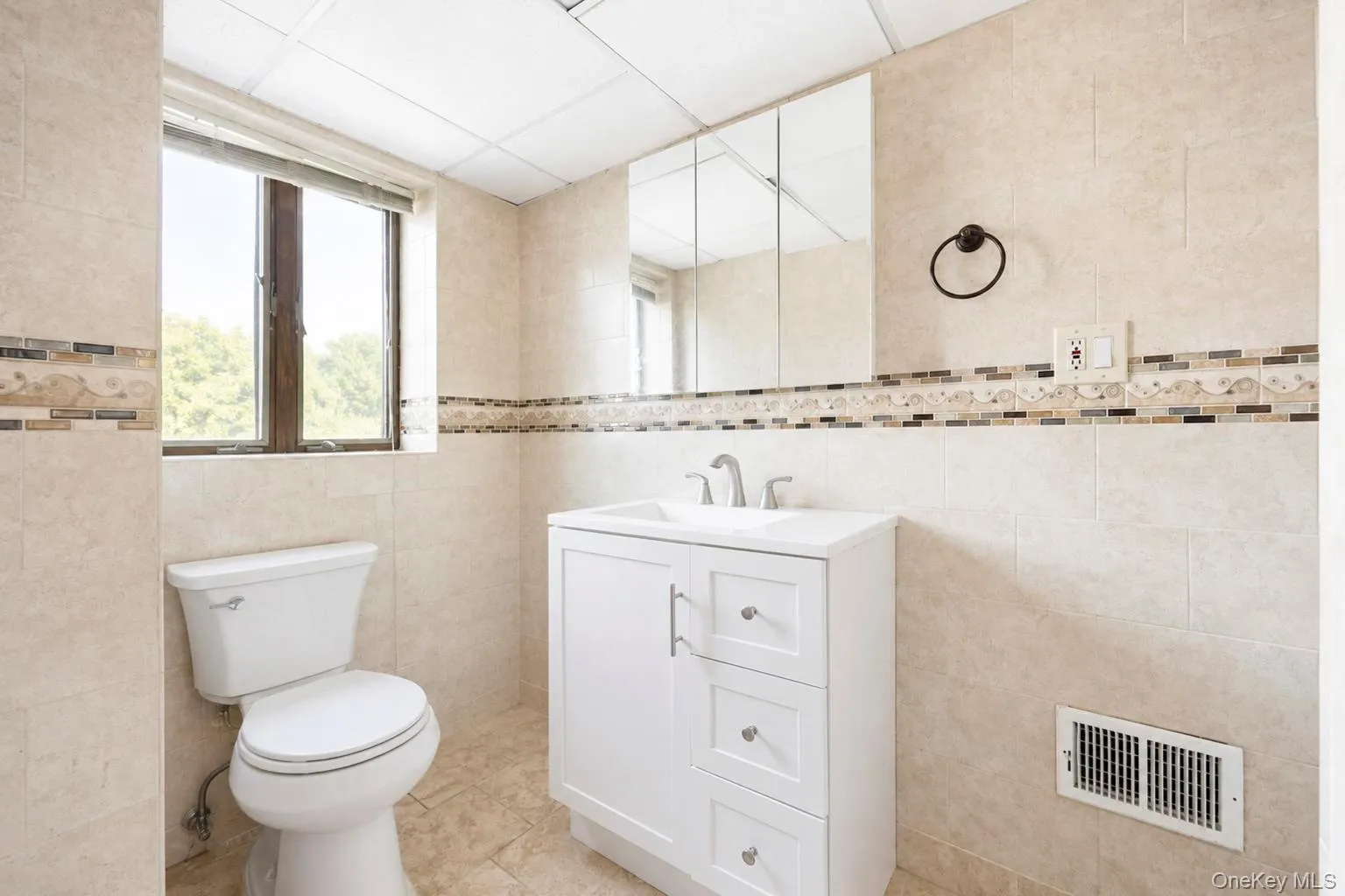 11 Verbena Court, Oyster Bay, NY, 3 Bedrooms Bedrooms, 10 Rooms Rooms,4 BathroomsBathrooms,Residential,For Rent,Verbena,0,1045166 11 Verbena Court, Oyster Bay, NY, 3 Bedrooms Bedrooms, 10 Rooms Rooms,4 BathroomsBathrooms,Residential,For Rent,Verbena,0,1045166