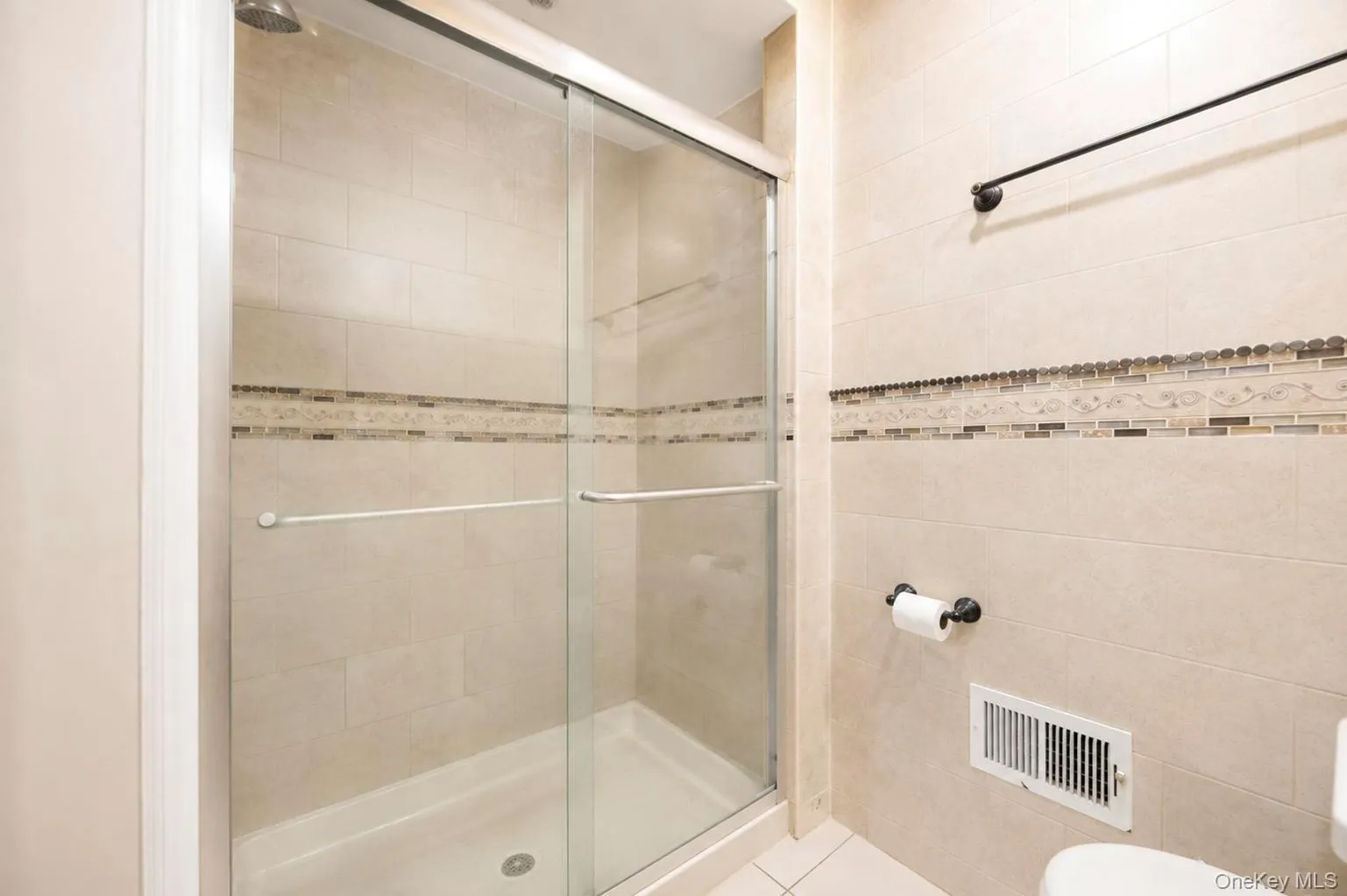 11 Verbena Court, Oyster Bay, NY, 3 Bedrooms Bedrooms, 10 Rooms Rooms,4 BathroomsBathrooms,Residential,For Rent,Verbena,0,1045166 11 Verbena Court, Oyster Bay, NY, 3 Bedrooms Bedrooms, 10 Rooms Rooms,4 BathroomsBathrooms,Residential,For Rent,Verbena,0,1045166