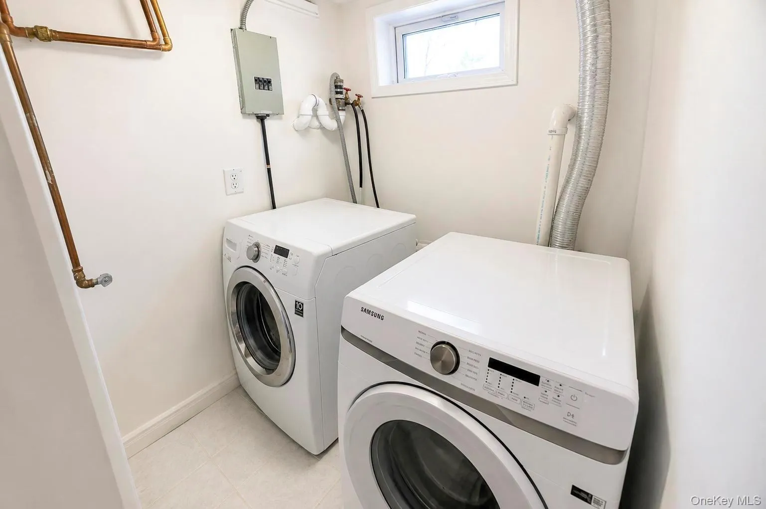 11 Verbena Court, Oyster Bay, NY, 3 Bedrooms Bedrooms, 10 Rooms Rooms,4 BathroomsBathrooms,Residential,For Rent,Verbena,0,1045166 11 Verbena Court, Oyster Bay, NY, 3 Bedrooms Bedrooms, 10 Rooms Rooms,4 BathroomsBathrooms,Residential,For Rent,Verbena,0,1045166