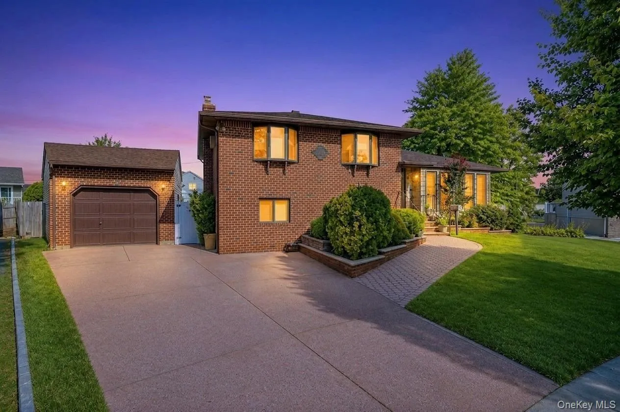 11 Verbena Court, Oyster Bay, NY, 3 Bedrooms Bedrooms, 10 Rooms Rooms,4 BathroomsBathrooms,Residential,For Rent,Verbena,0,1045166 11 Verbena Court, Oyster Bay, NY, 3 Bedrooms Bedrooms, 10 Rooms Rooms,4 BathroomsBathrooms,Residential,For Rent,Verbena,0,1045166