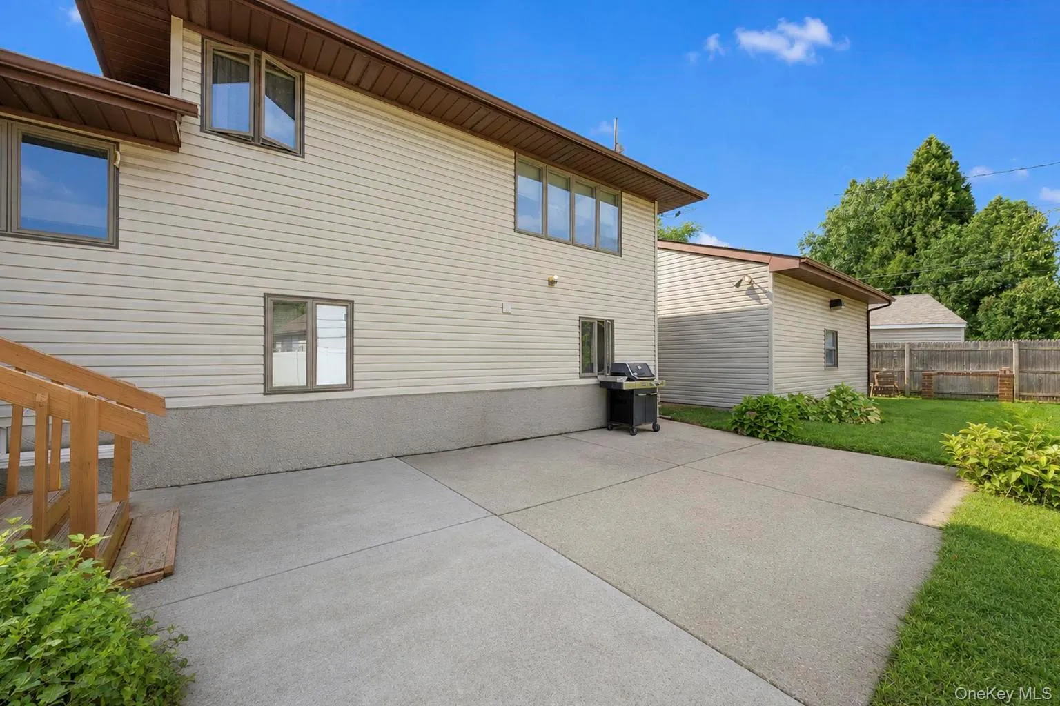 11 Verbena Court, Oyster Bay, NY, 3 Bedrooms Bedrooms, 10 Rooms Rooms,4 BathroomsBathrooms,Residential,For Rent,Verbena,0,1045166 11 Verbena Court, Oyster Bay, NY, 3 Bedrooms Bedrooms, 10 Rooms Rooms,4 BathroomsBathrooms,Residential,For Rent,Verbena,0,1045166