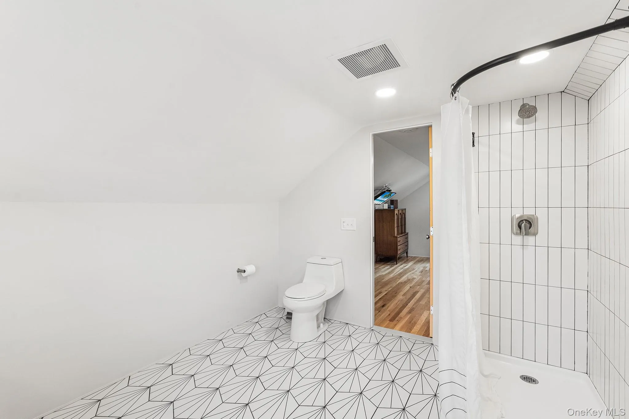 5 Maple Avenue, Ramapo, NY, 3 Bedrooms Bedrooms, 6 Rooms Rooms,2 BathroomsBathrooms,Residential,For Rent,Maple,0,1045168 5 Maple Avenue, Ramapo, NY, 3 Bedrooms Bedrooms, 6 Rooms Rooms,2 BathroomsBathrooms,Residential,For Rent,Maple,0,1045168